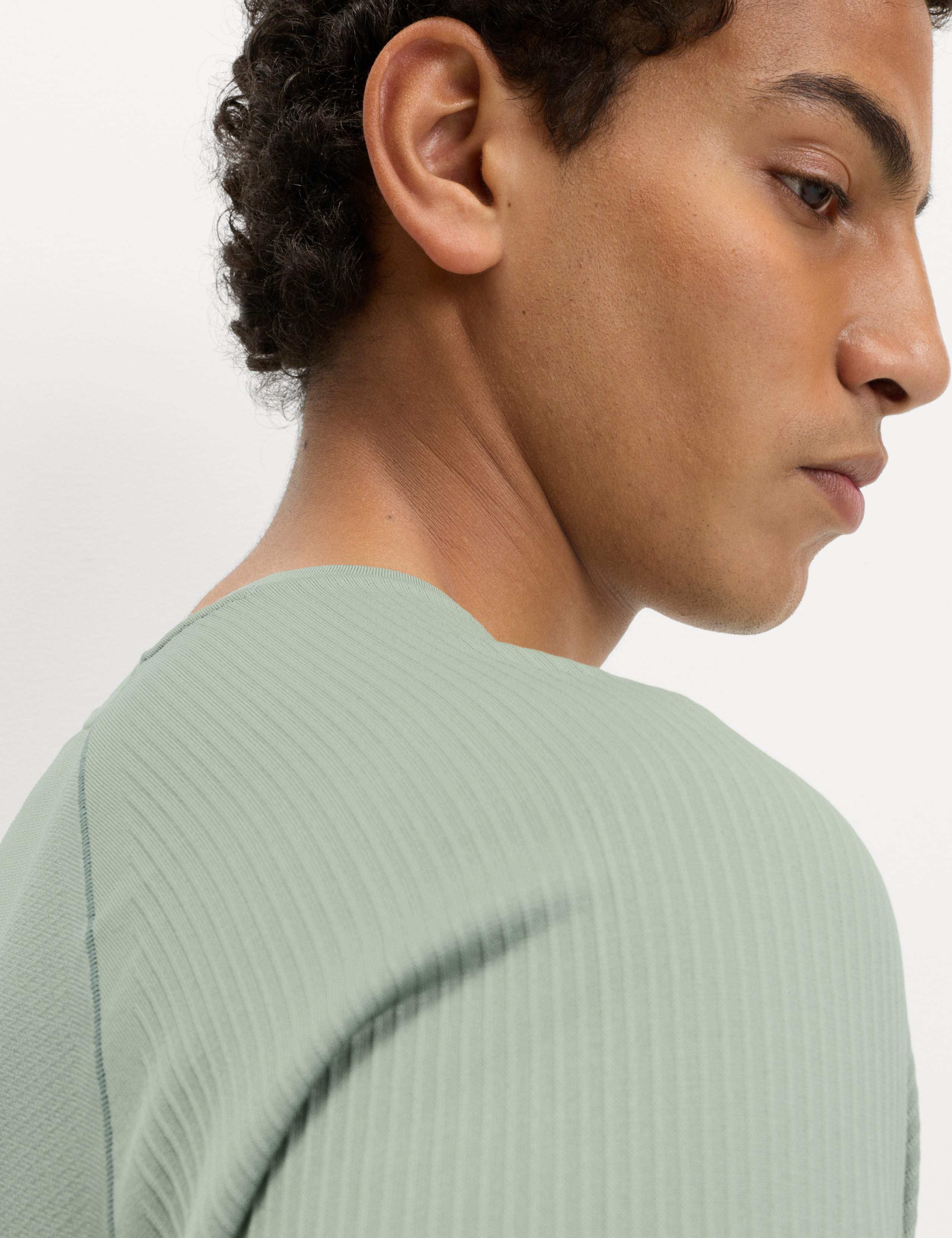 Seam Free Long Sleeve T-Shirt 4 of 6