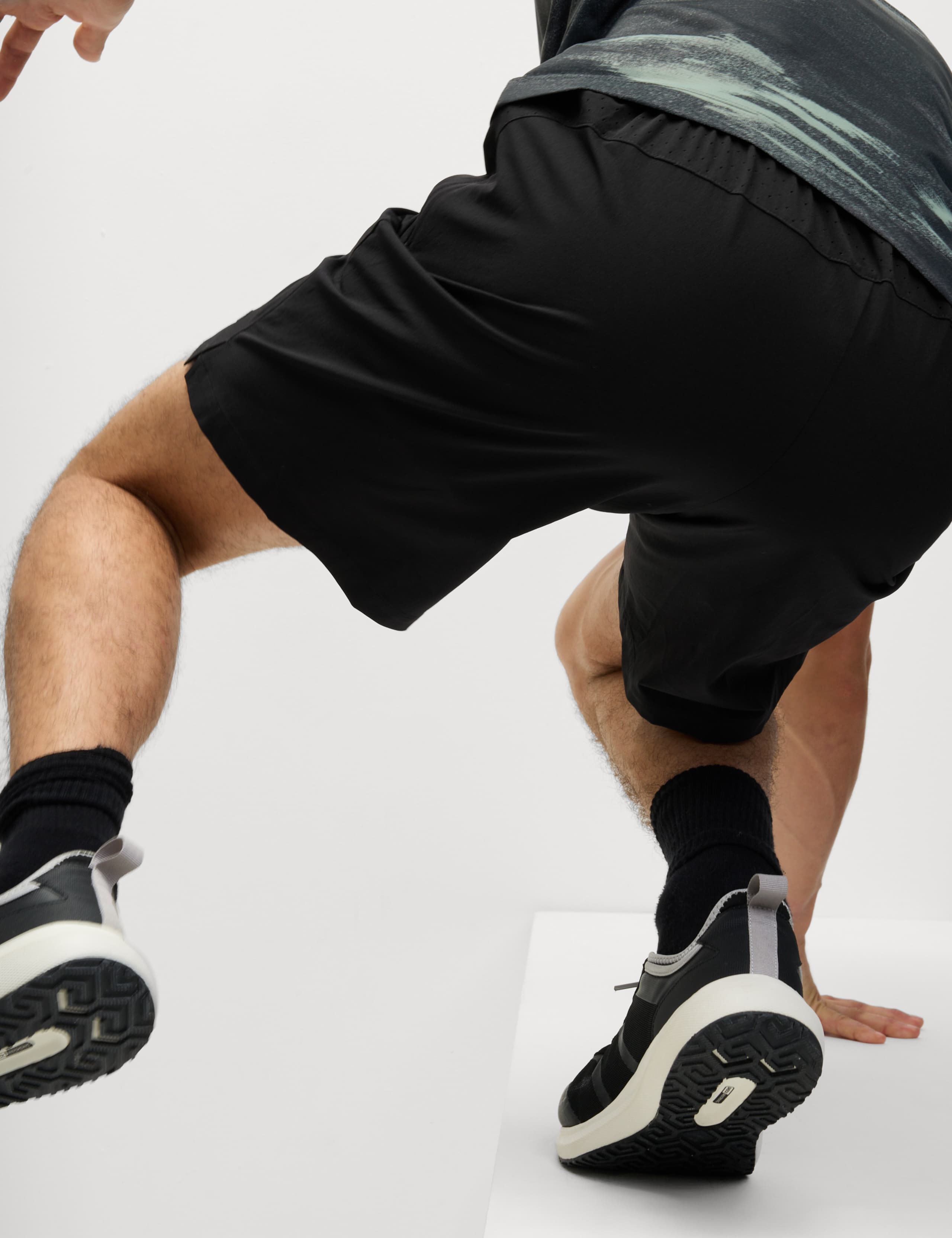 Regular Fit Stretch 9 inch Sports Shorts 4 of 7