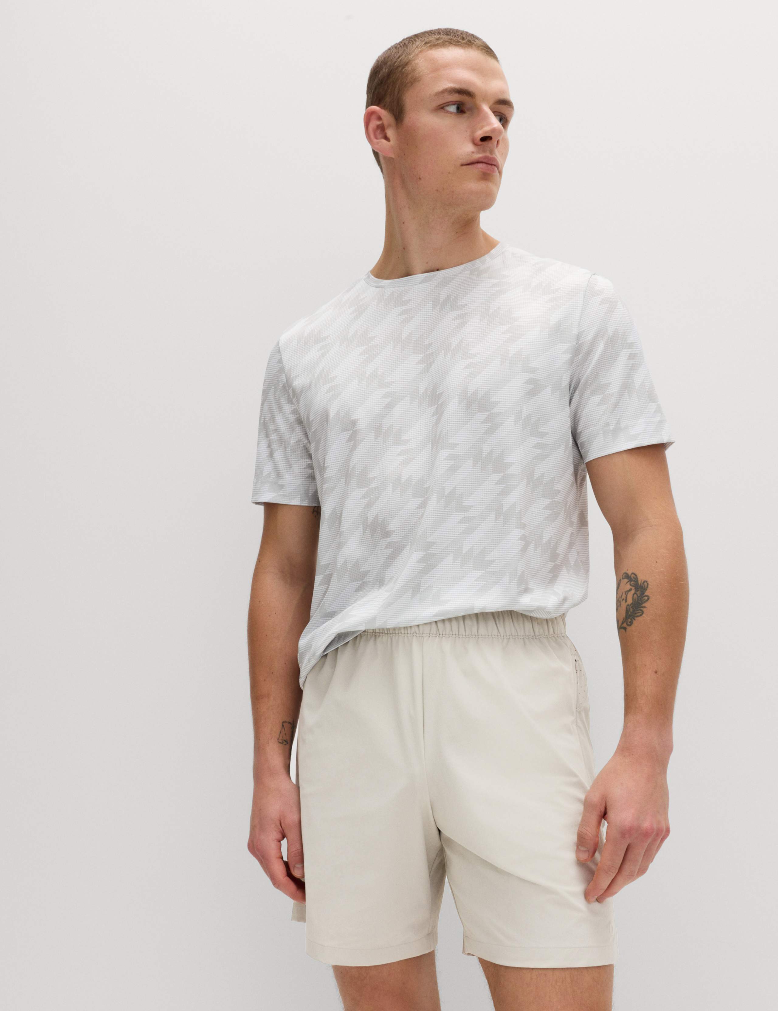 Regular Fit 7 Inch Stretch Sports Shorts 4 of 5