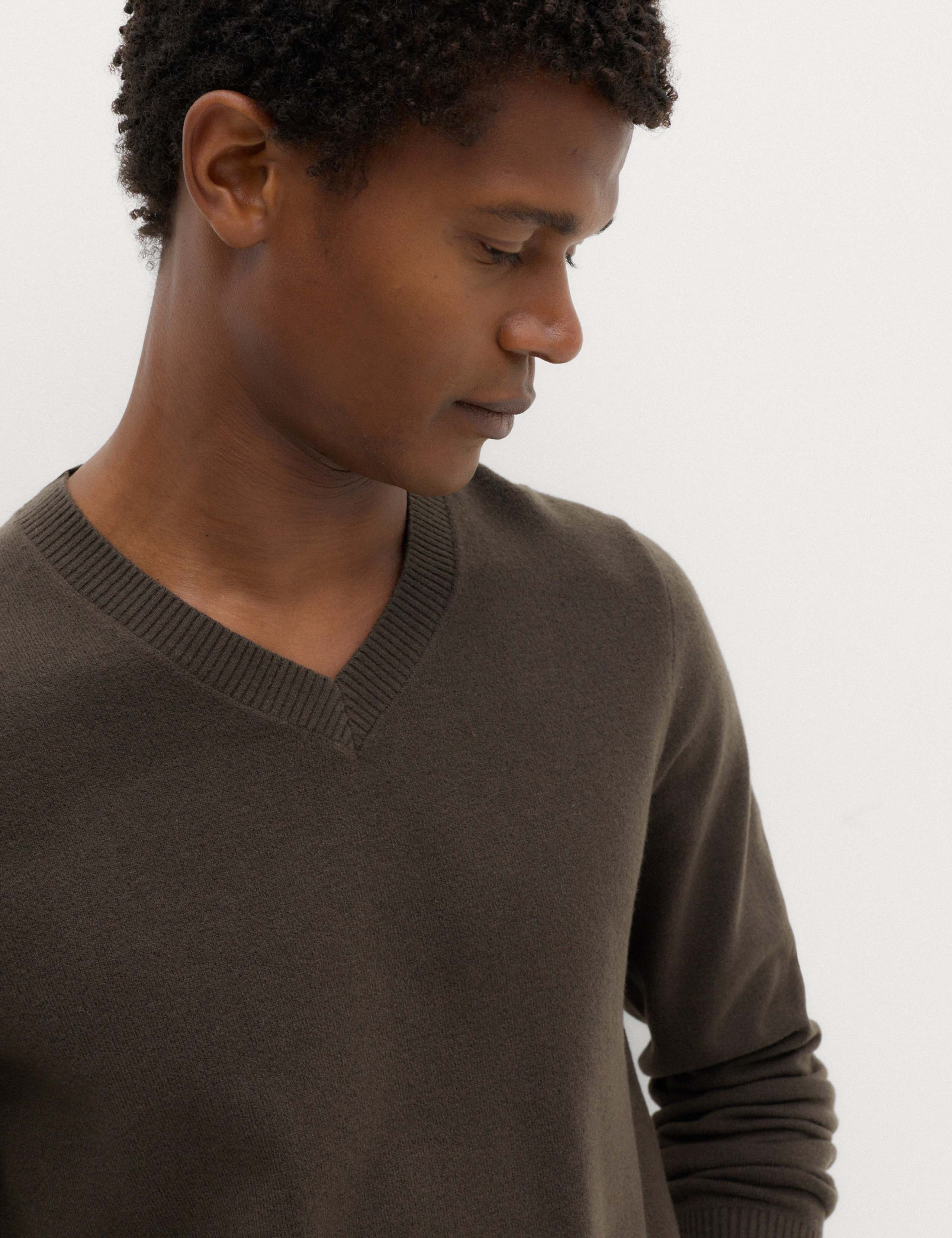 Air Yarn V Neck Jumper 3 of 5
