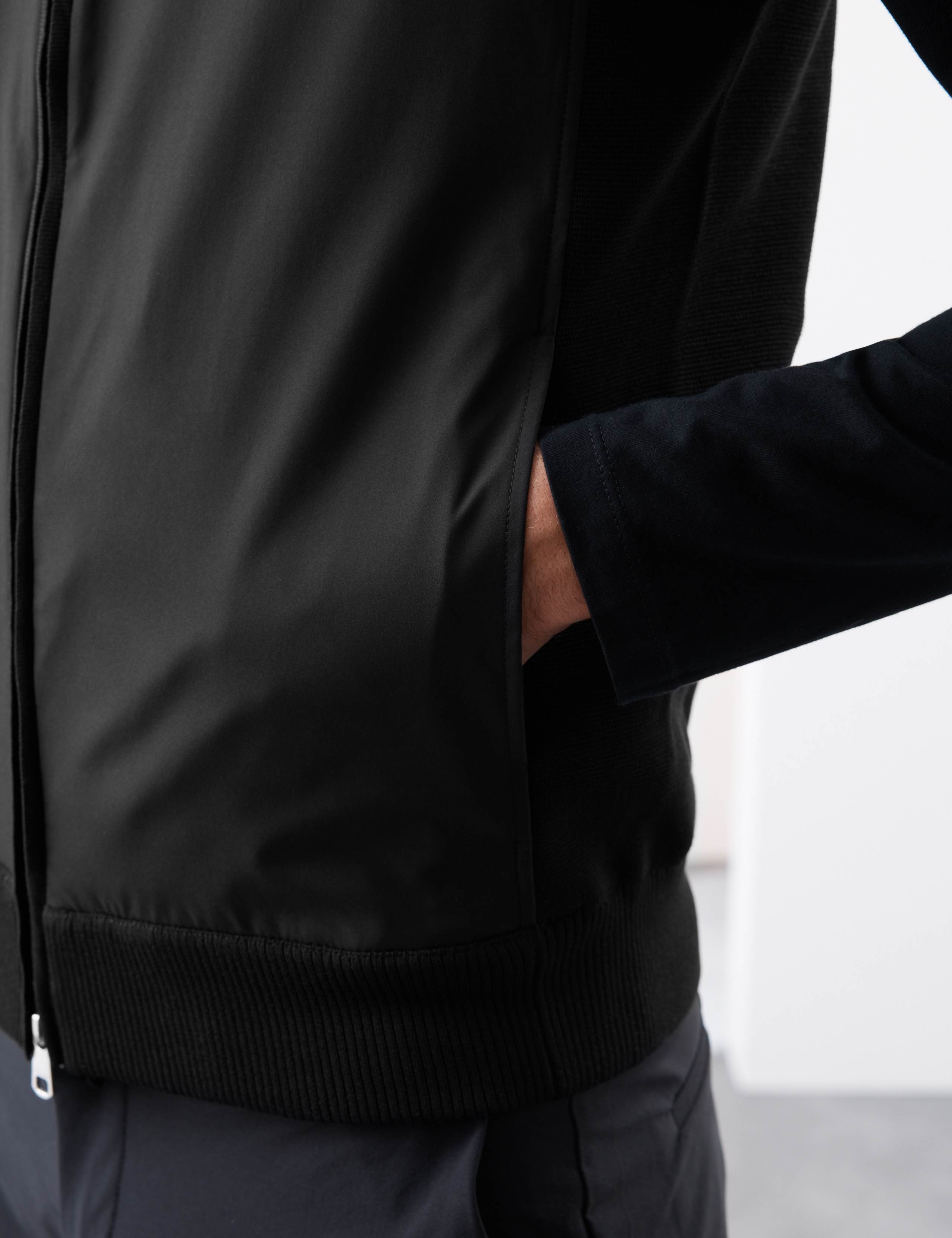 Performance Milano-Knit Funnel Neck Gilet 5 of 8