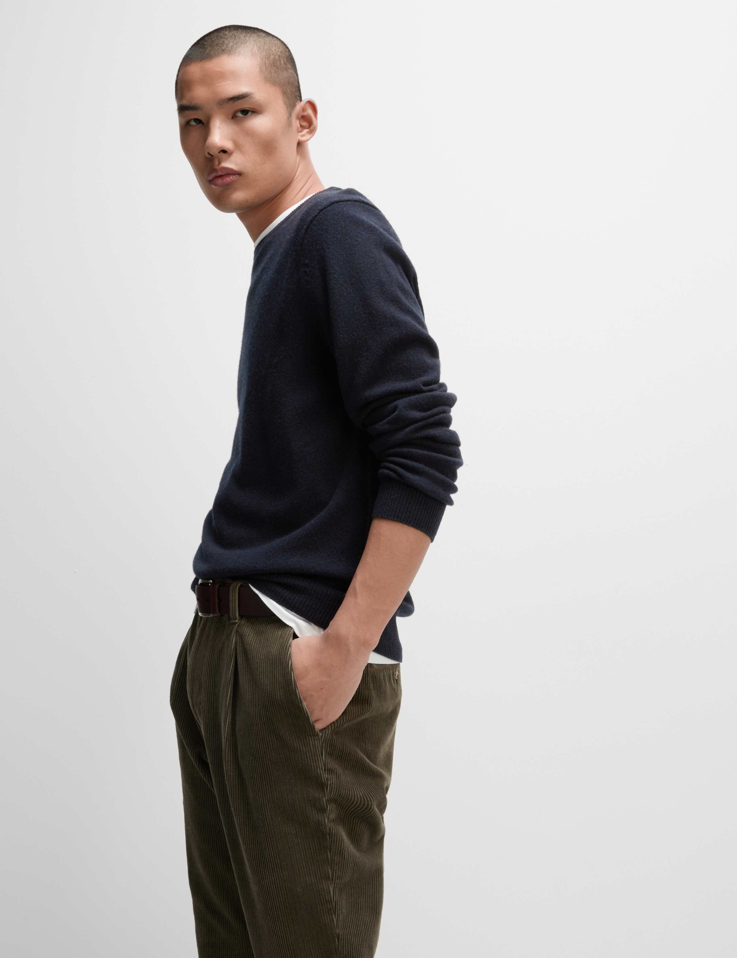 Pure Extra Fine Lambswool Crew Neck Jumper 4 of 5