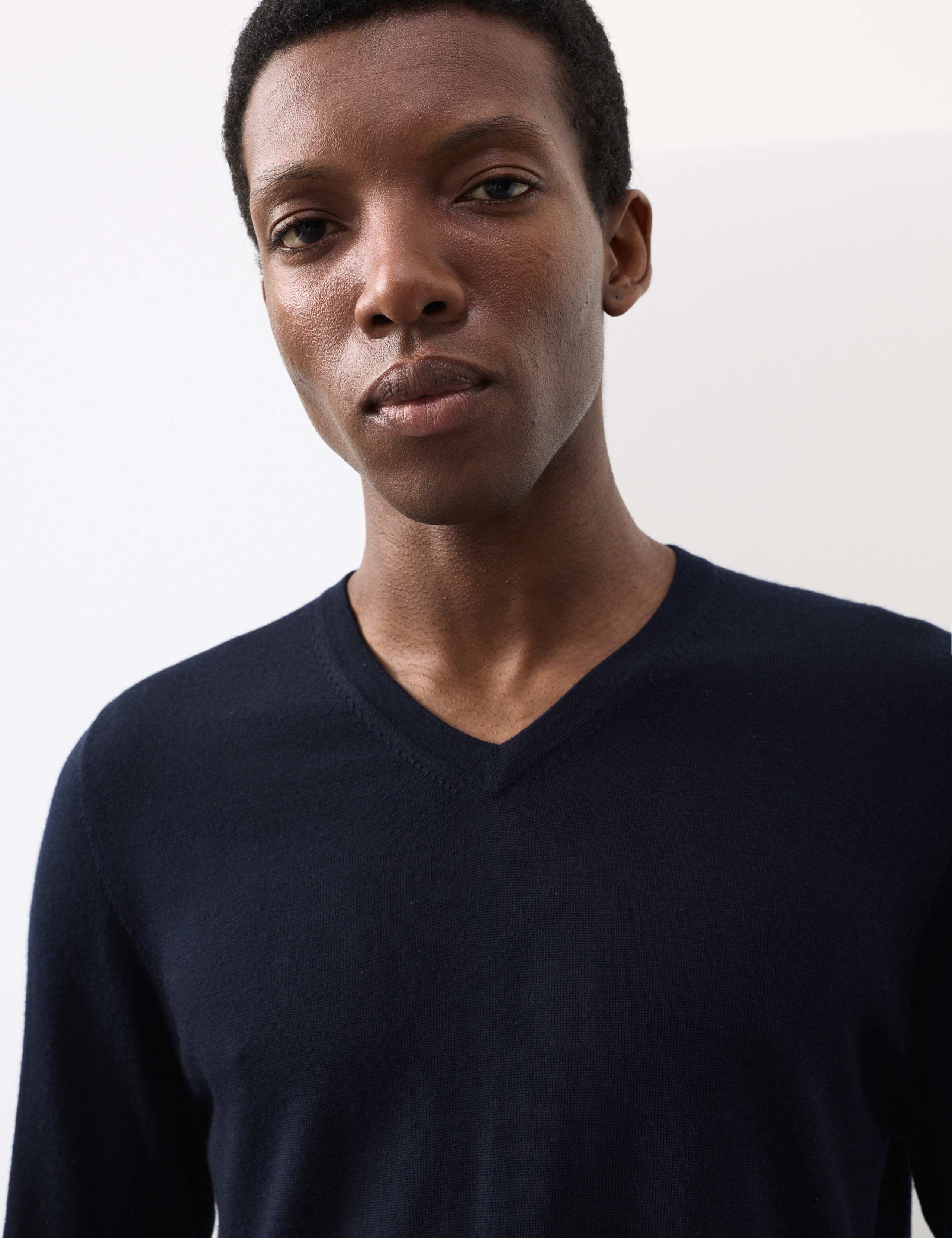 Pure Extra Fine Merino Wool V-Neck Jumper 3 of 6