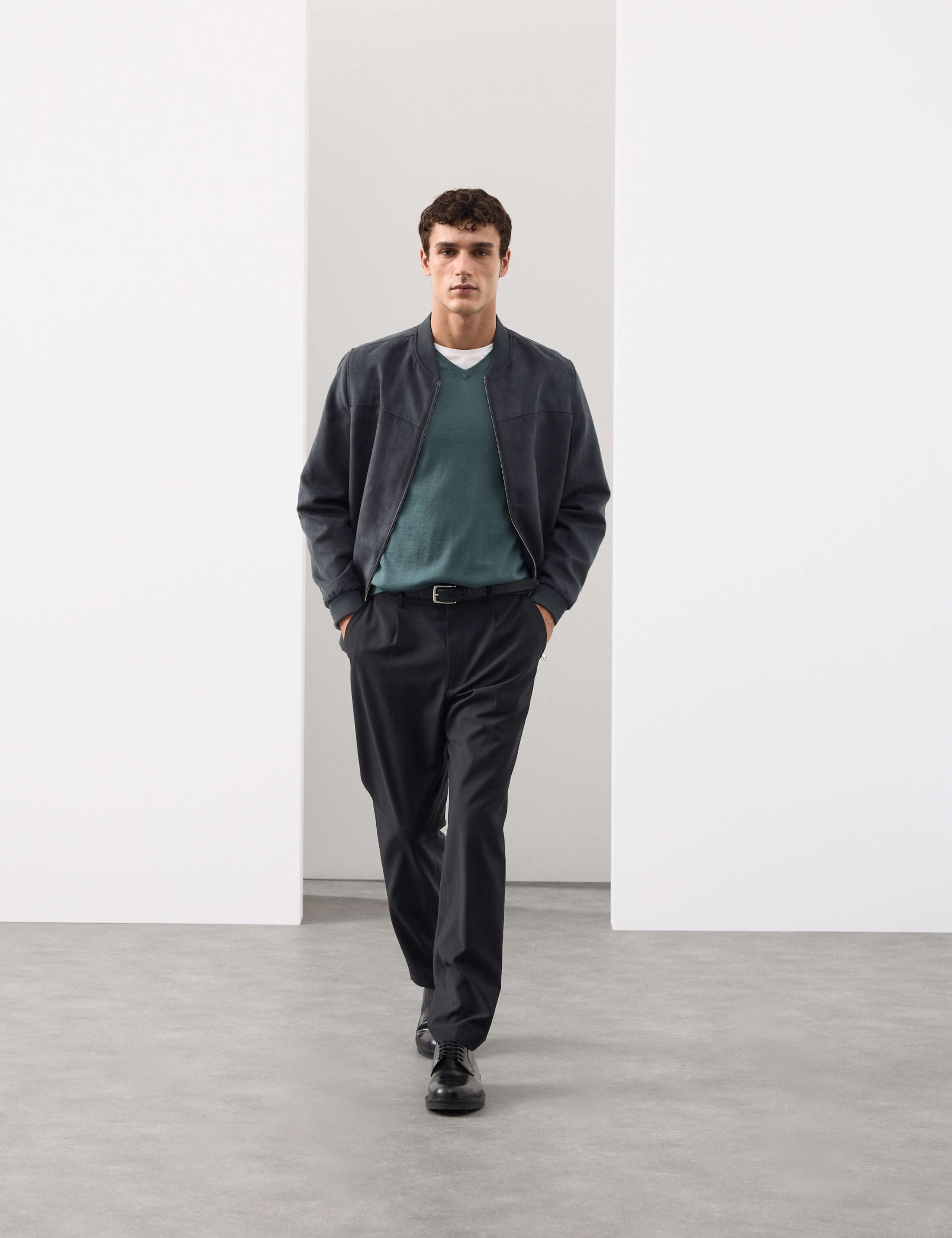 Pure Extra Fine Merino Wool V-Neck Jumper 5 of 5