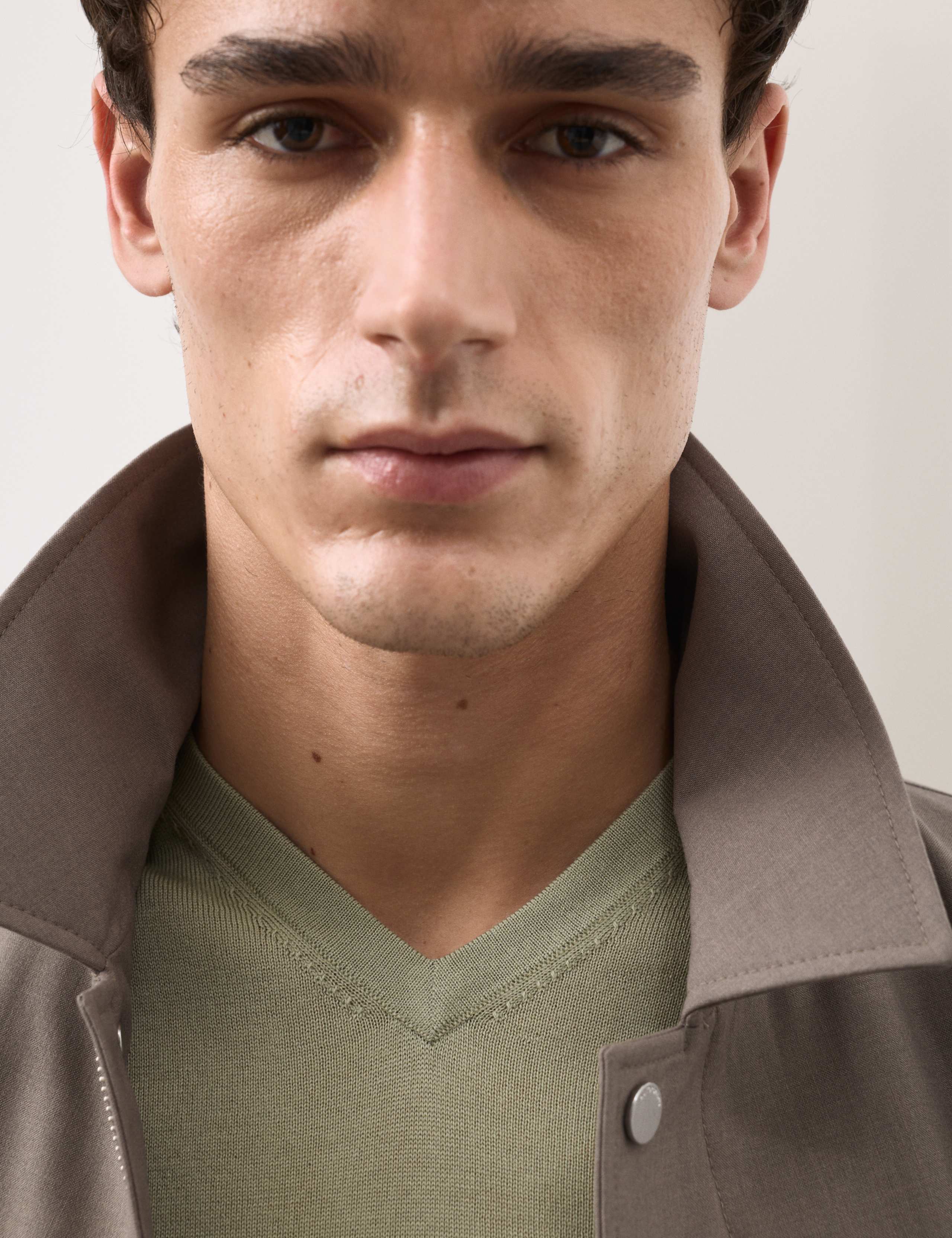 Pure Extra Fine Merino Wool V-Neck Jumper 3 of 6