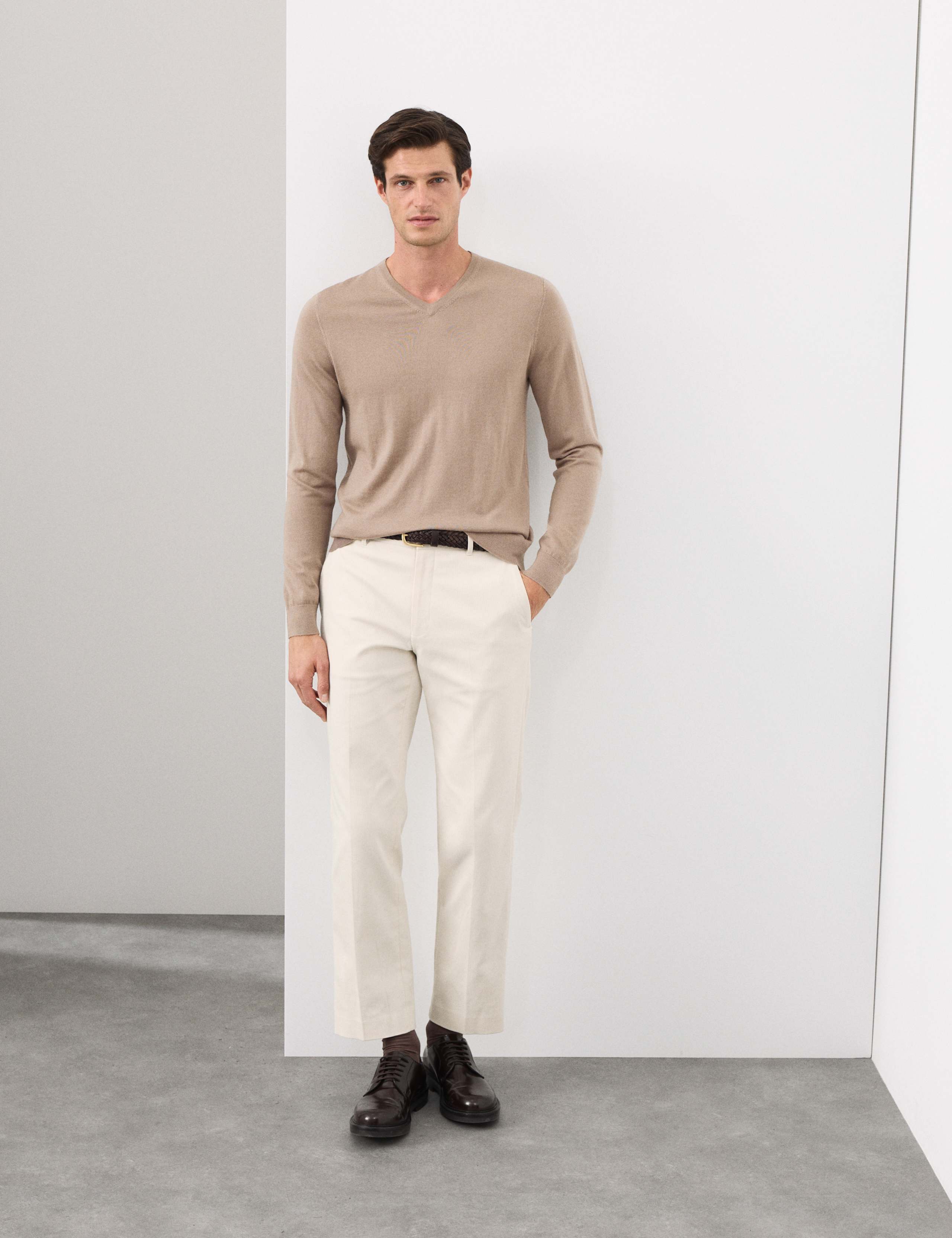 Pure Extra Fine Merino Wool V-Neck Jumper 3 of 6