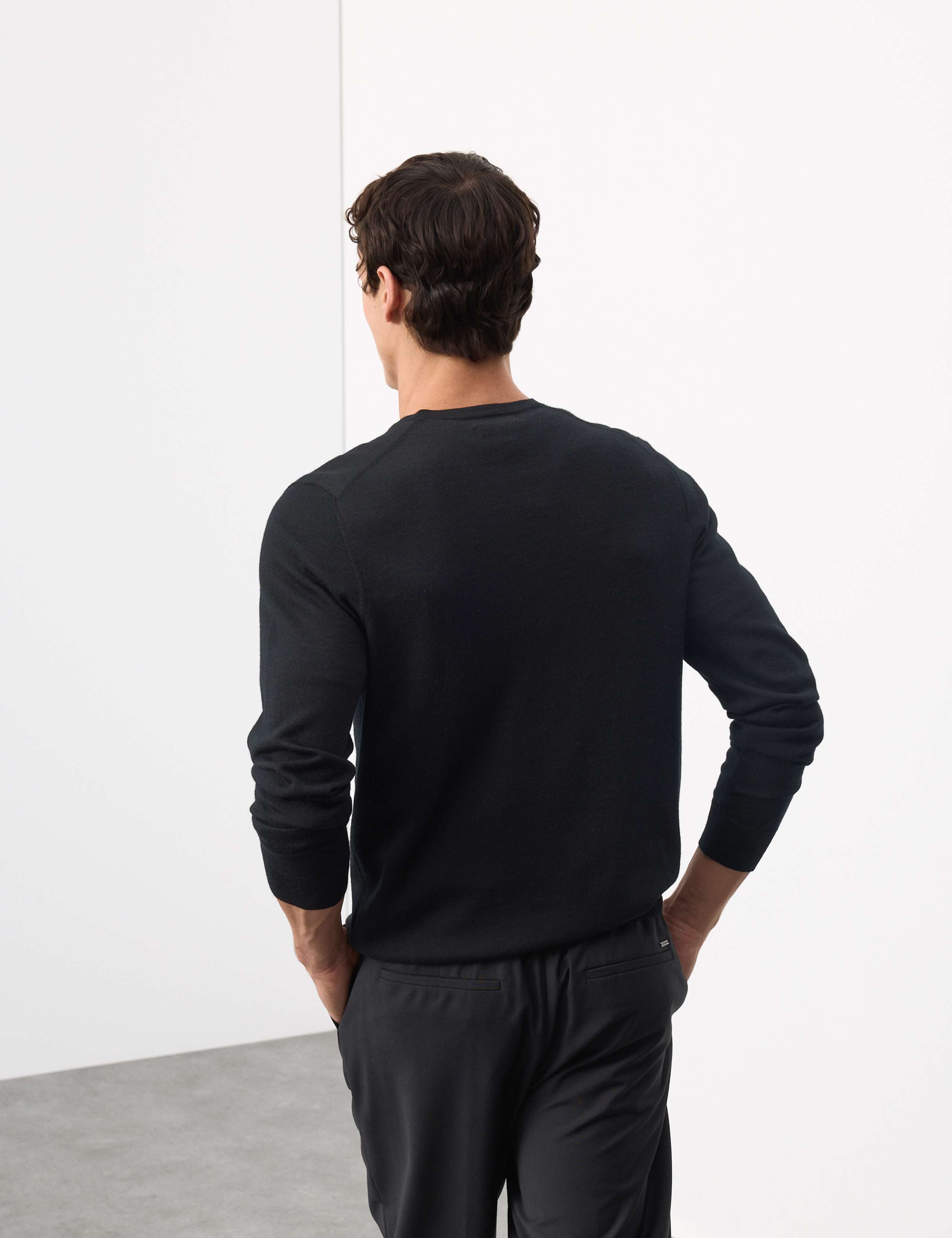 Pure Extra Fine Merino Wool V-Neck Jumper 6 of 6