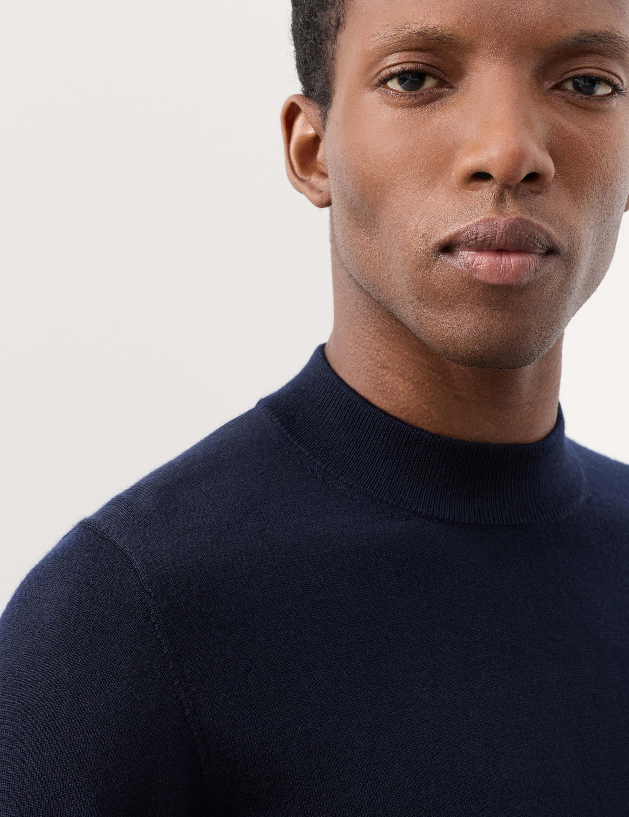 Pure Extra Fine Merino Wool Performance Jumper 3 of 5