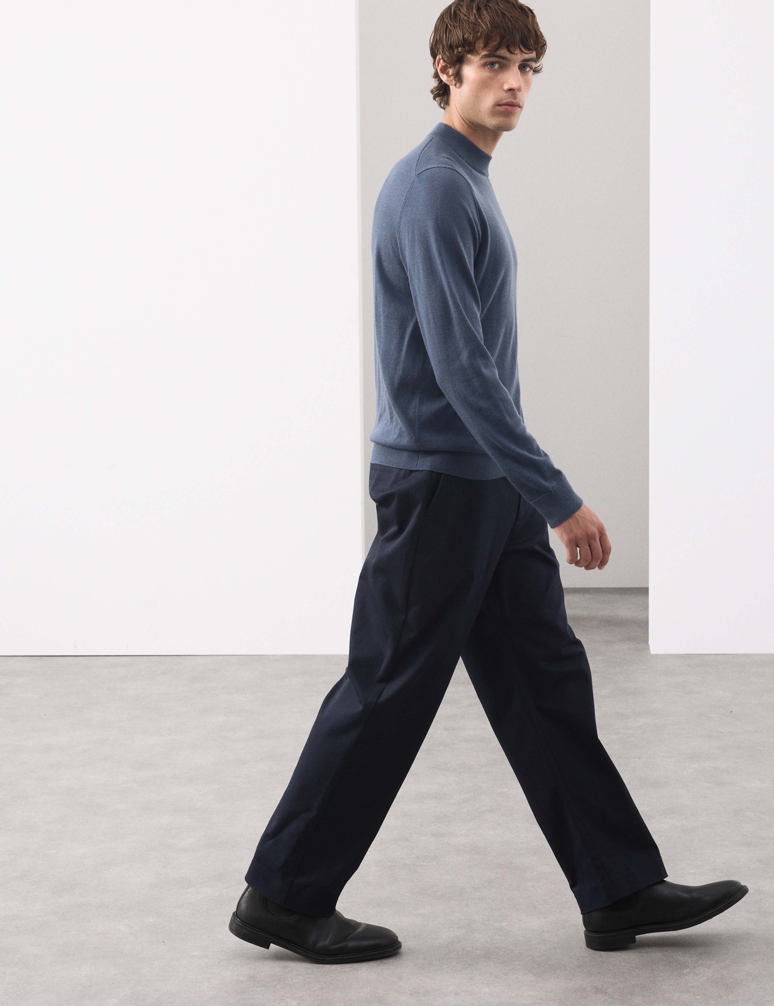 Pure Extra Fine Merino Wool Performance Jumper 6 of 7