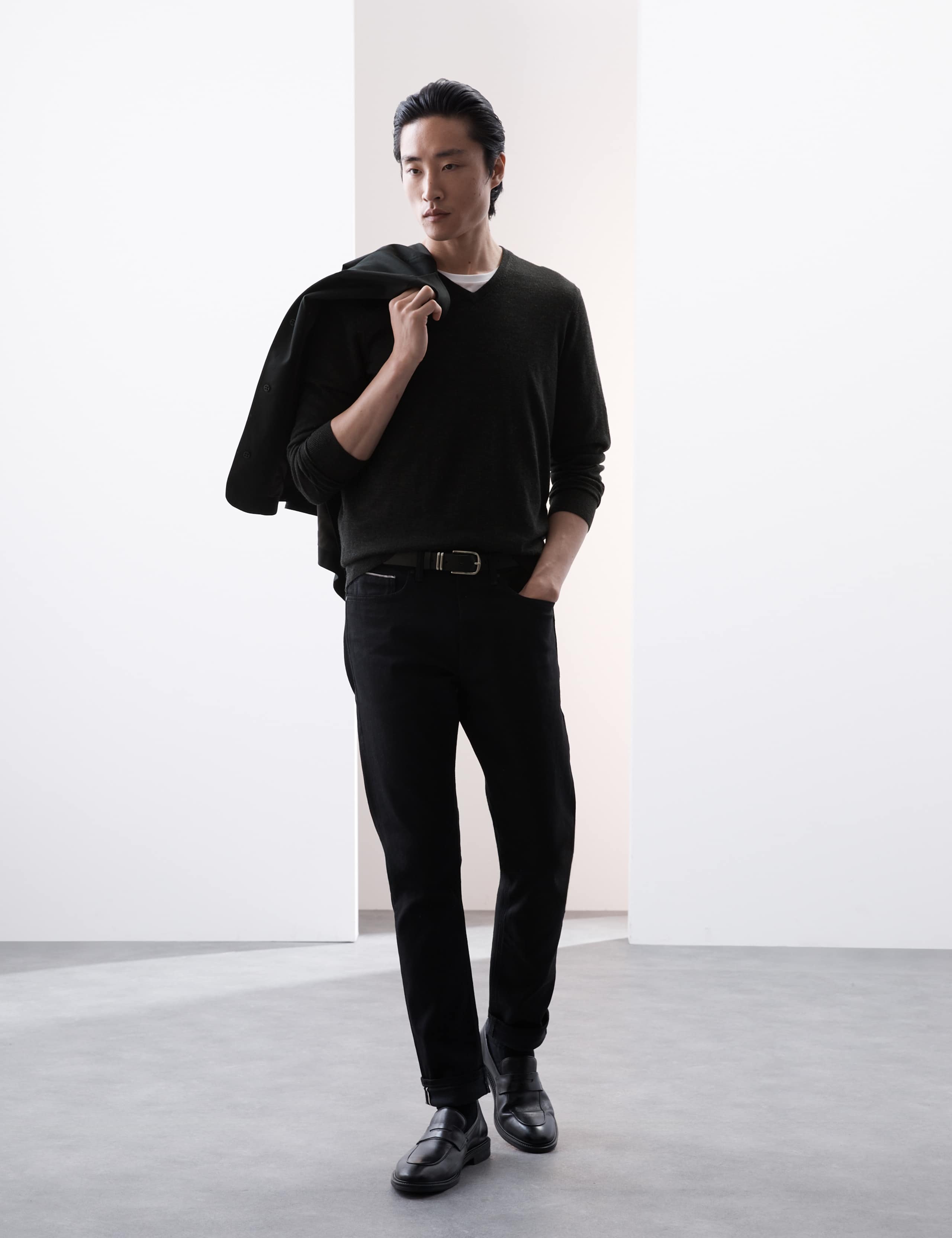 Pure Extra Fine Merino Wool V-Neck Jumper 3 of 6
