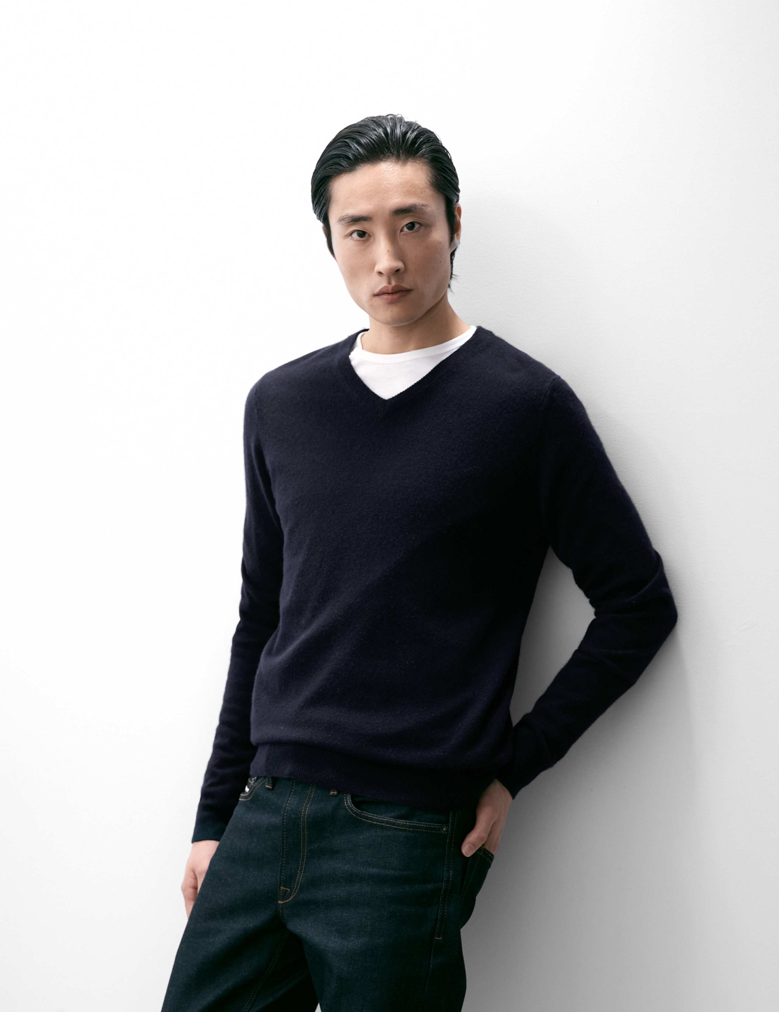 Pure Cashmere V-Neck Jumper 5 of 7