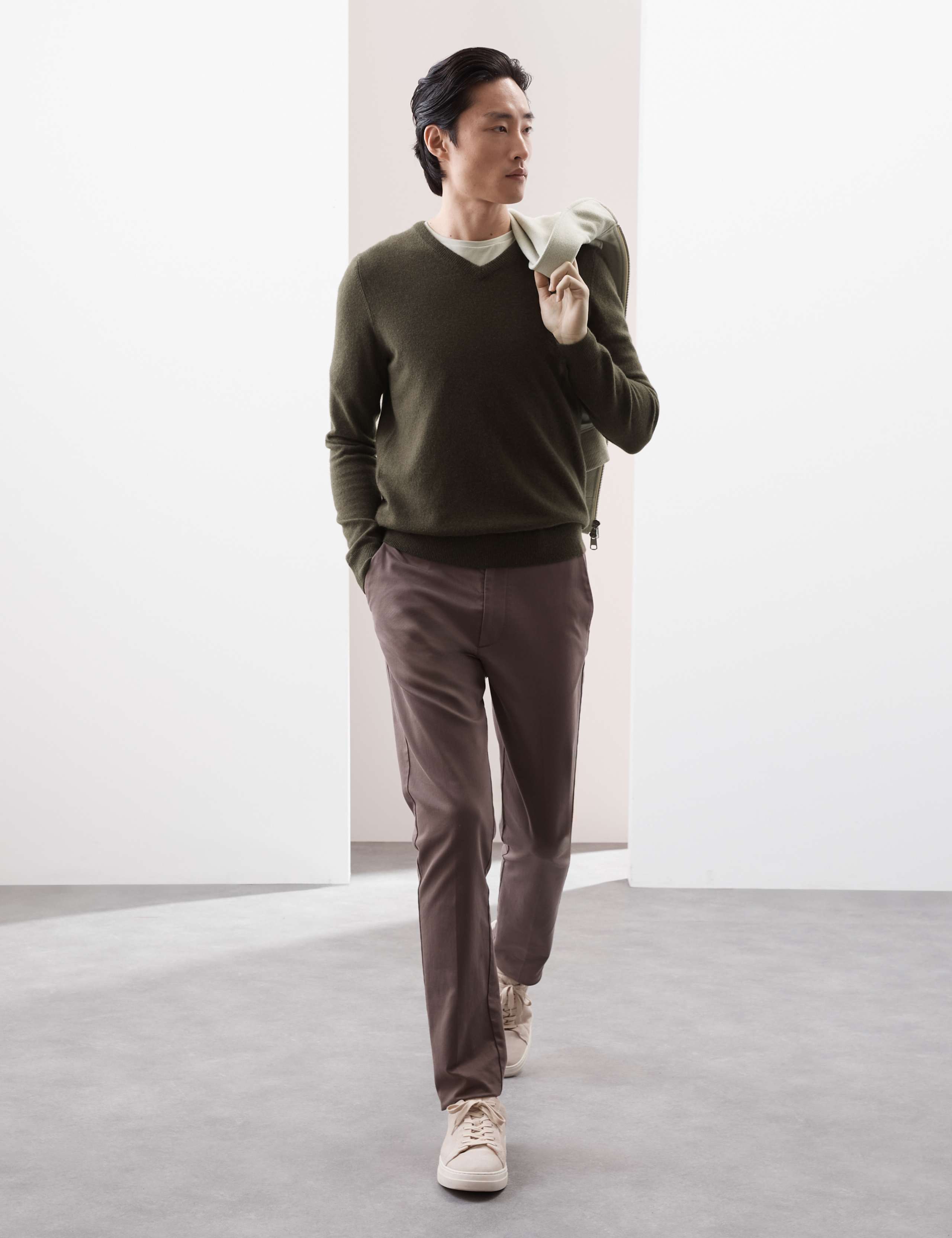 Pure Cashmere V-Neck Jumper 3 of 6