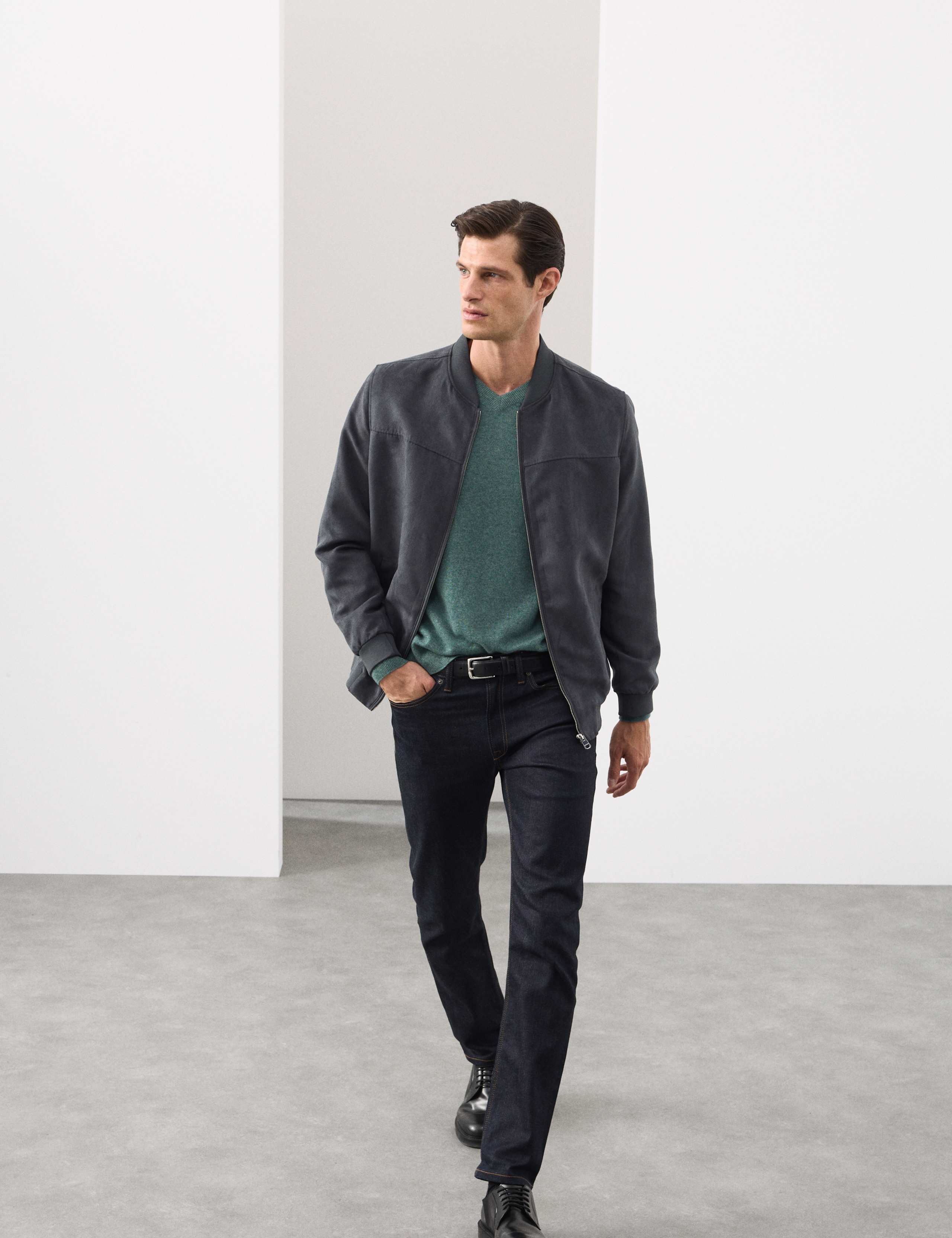 Pure Cashmere V-Neck Jumper 3 of 7