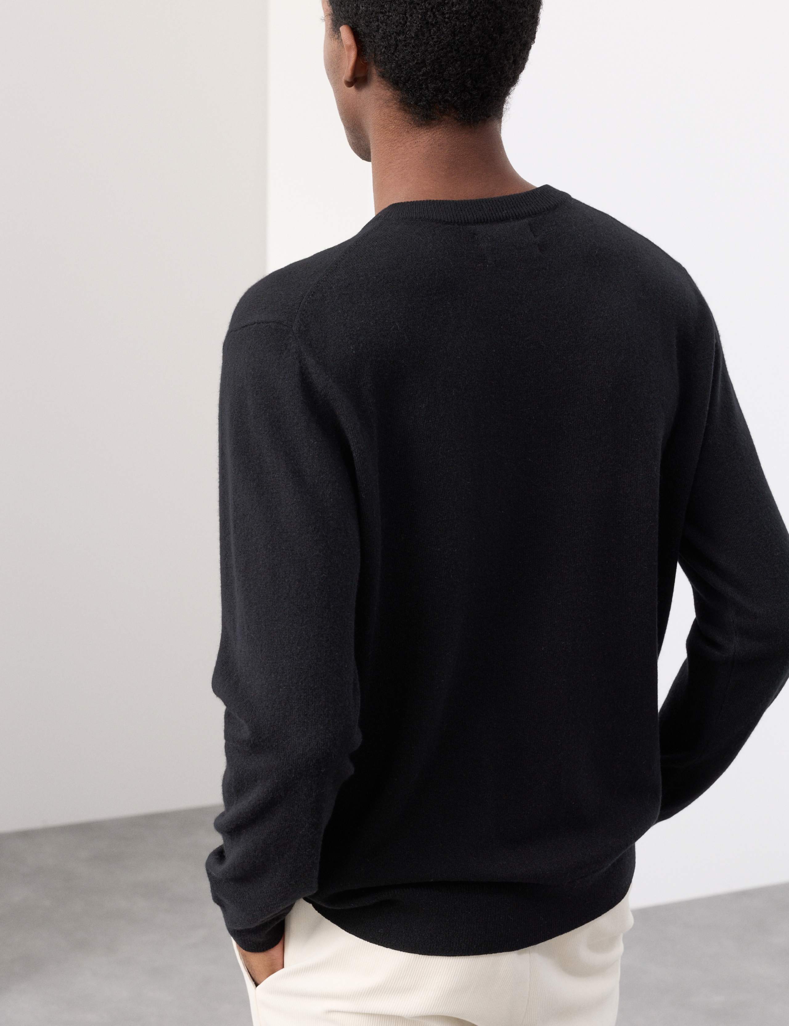Pure Cashmere V-Neck Jumper 4 of 5