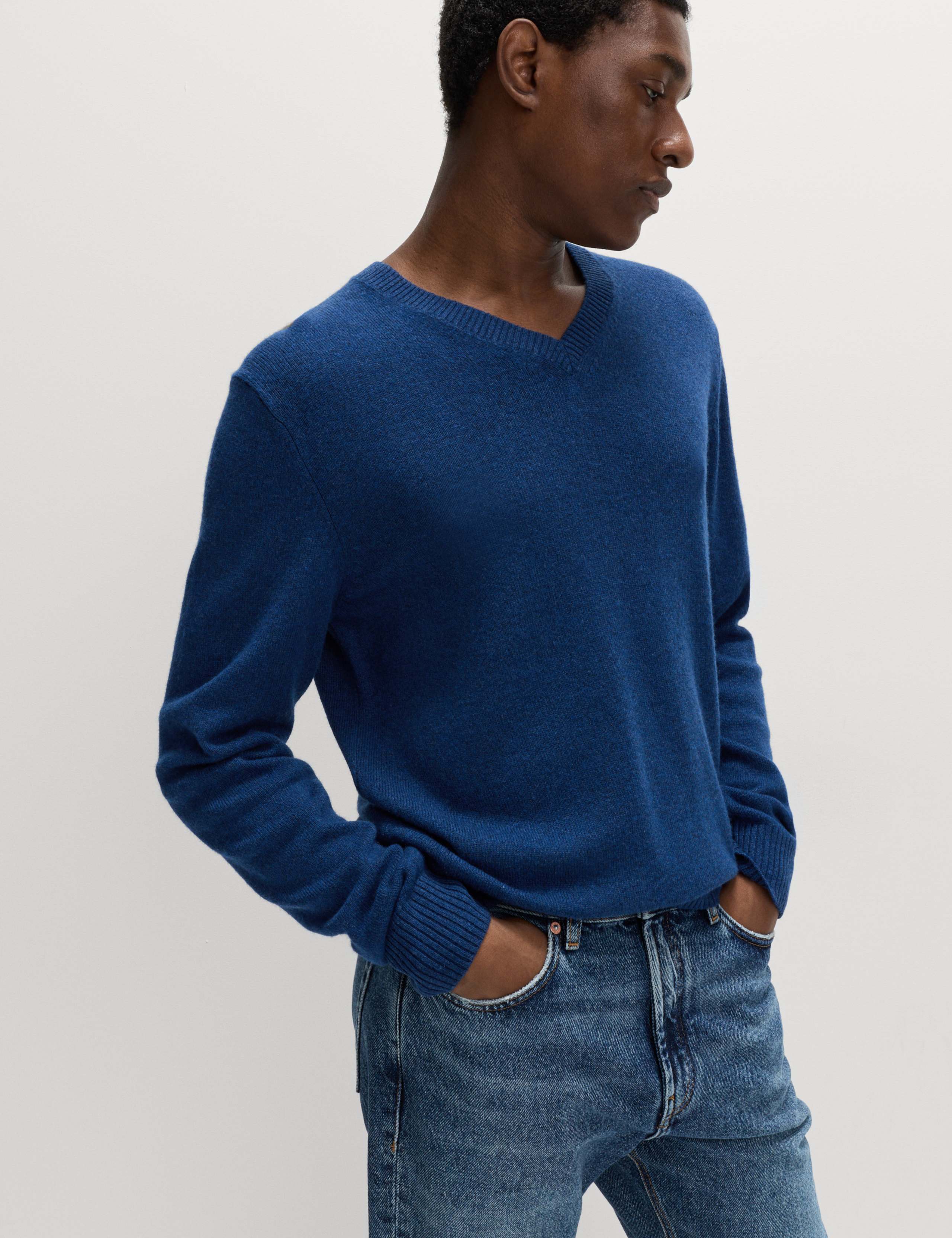 Pure Lambswool V-Neck Jumper 4 of 4
