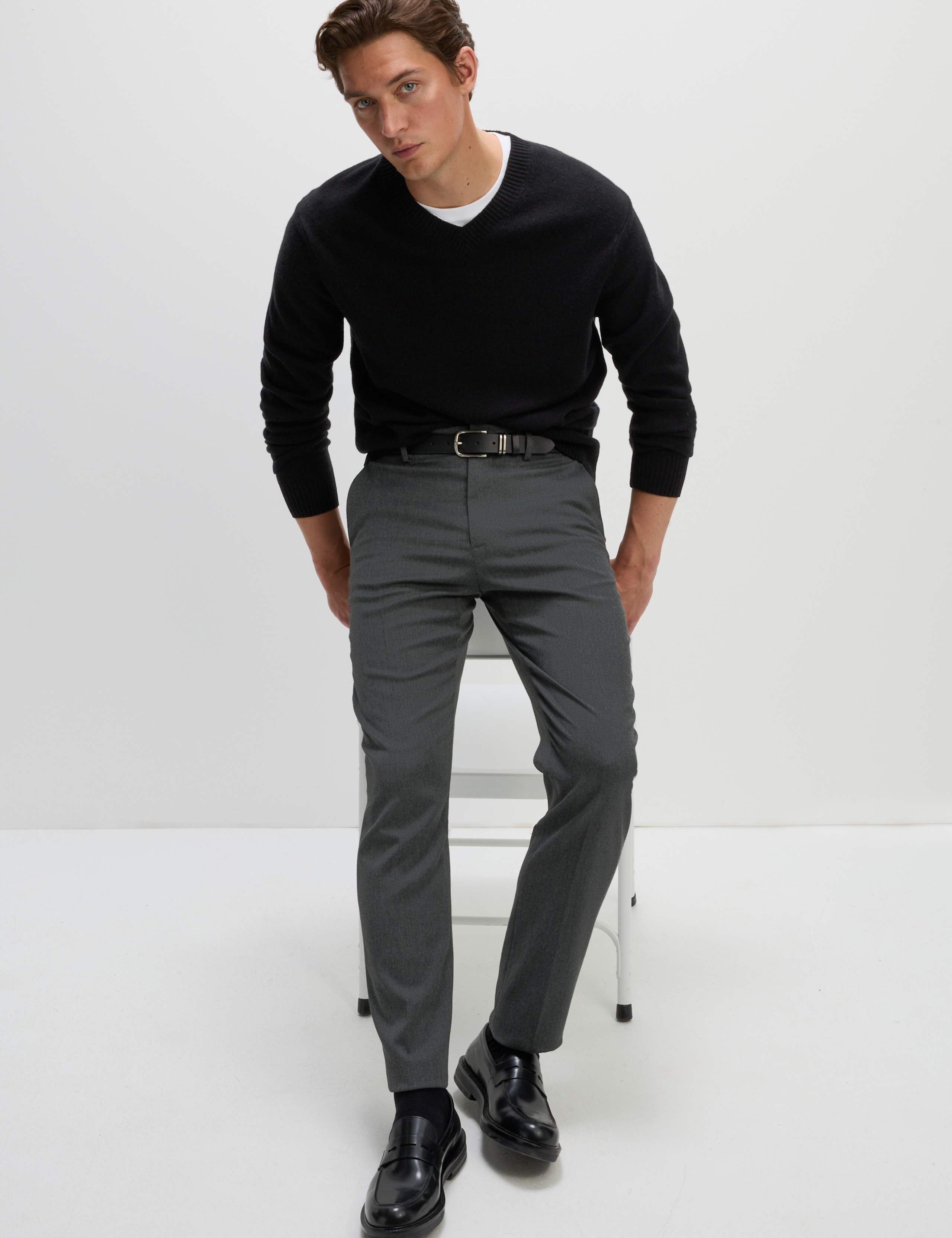 Pure Lambswool V-Neck Jumper 4 of 5