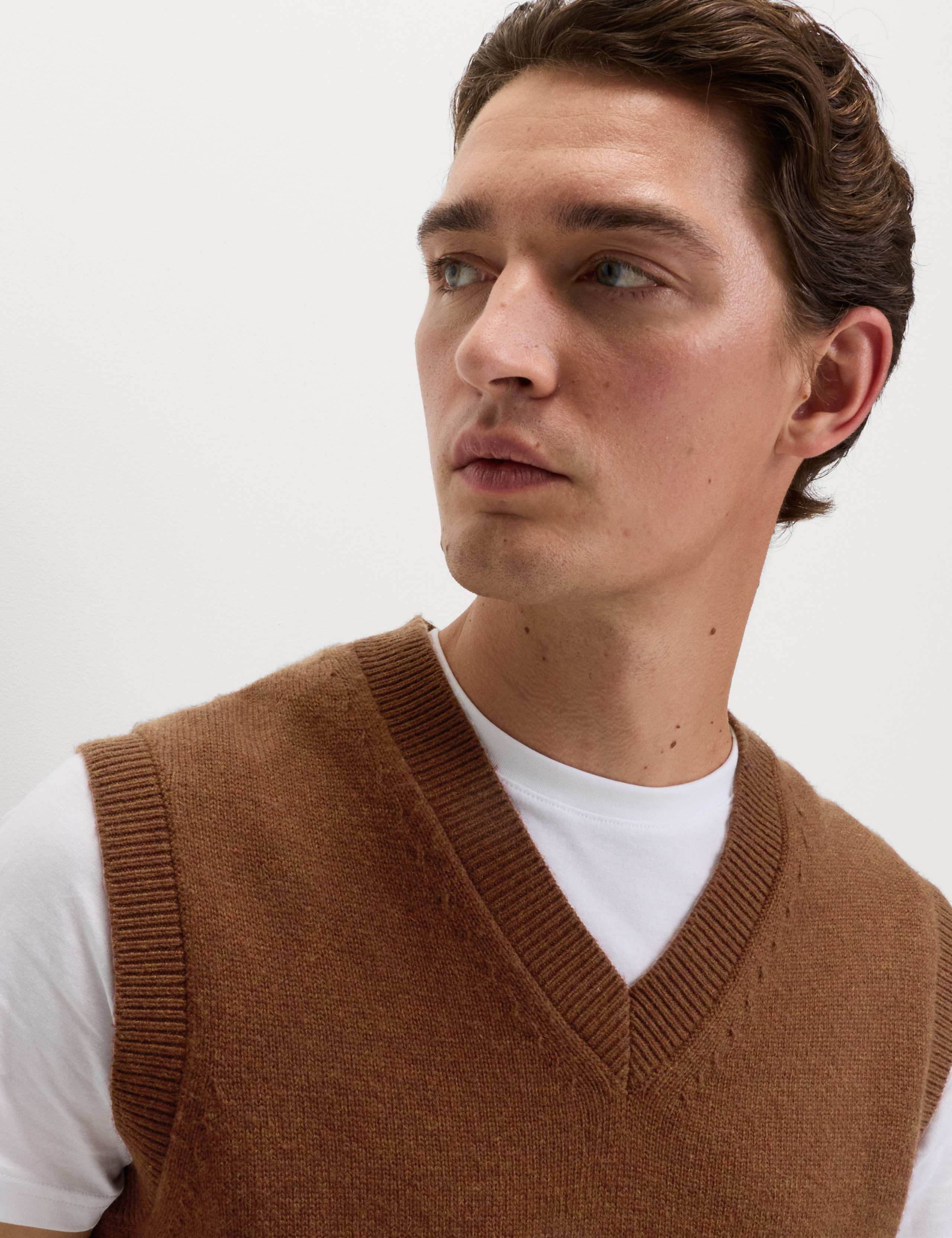 Lambswool Blend V-Neck Knitted Vest 3 of 6