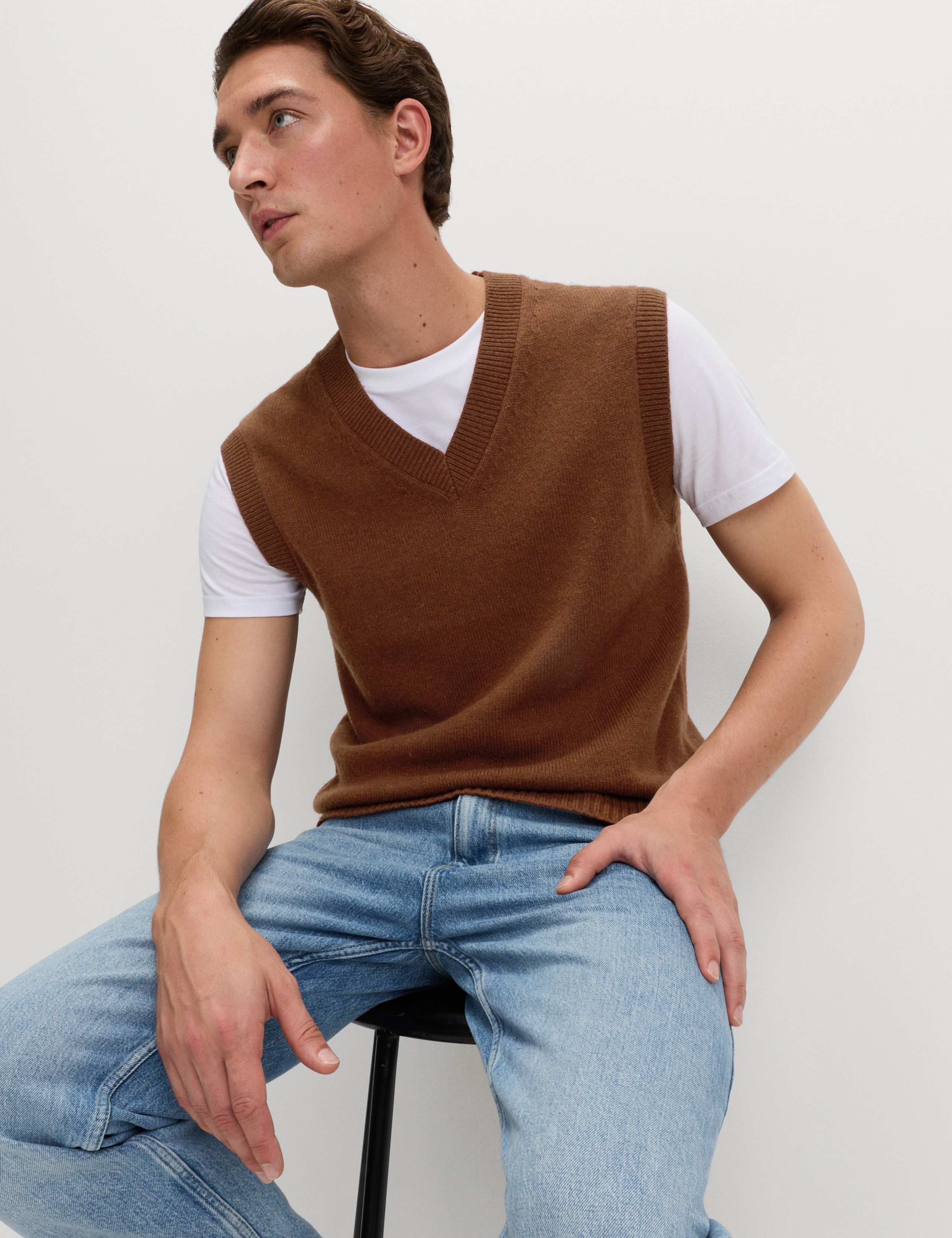 Lambswool Blend V-Neck Knitted Vest 6 of 6