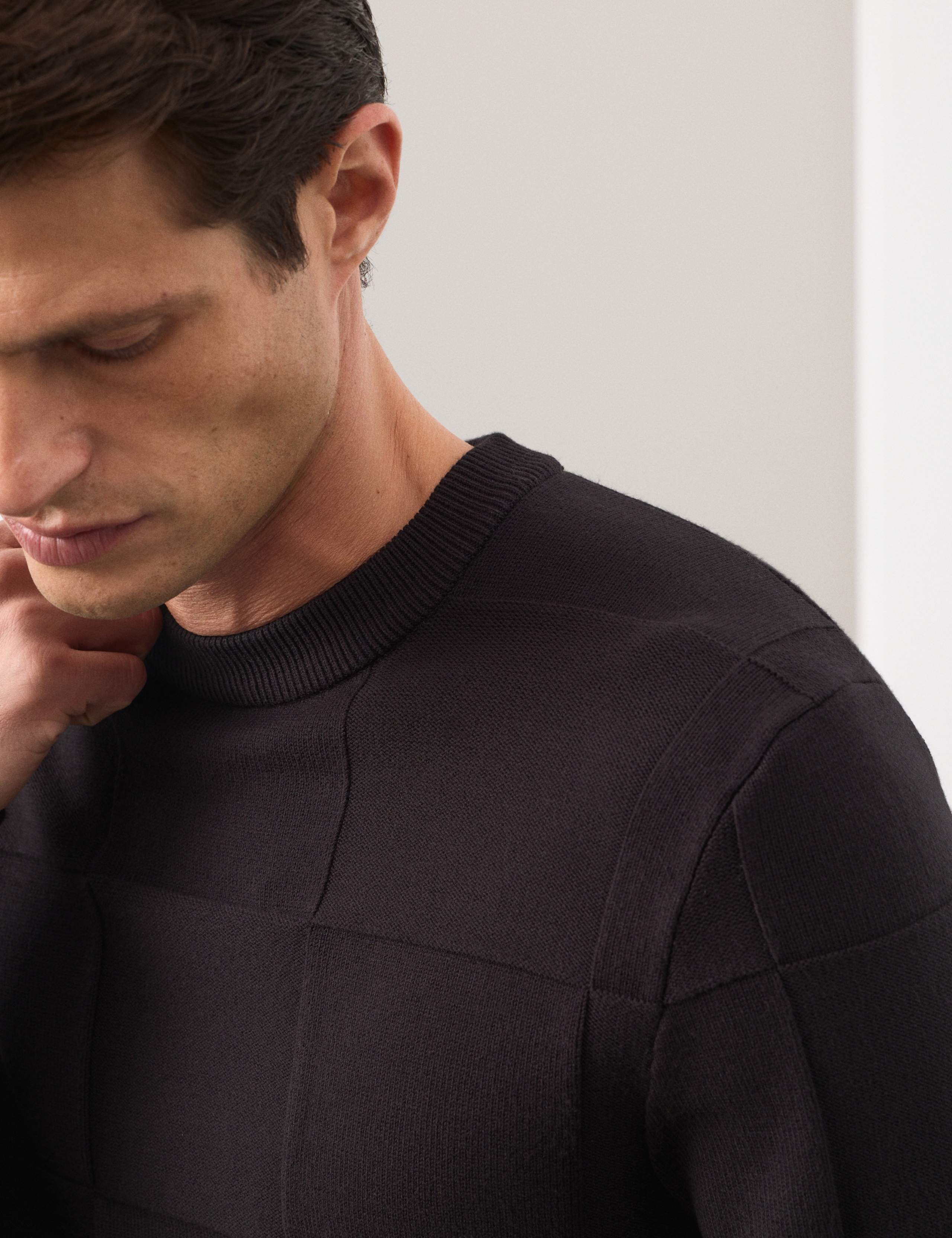 Textured Crew Neck Knitted Jumper 3 of 7