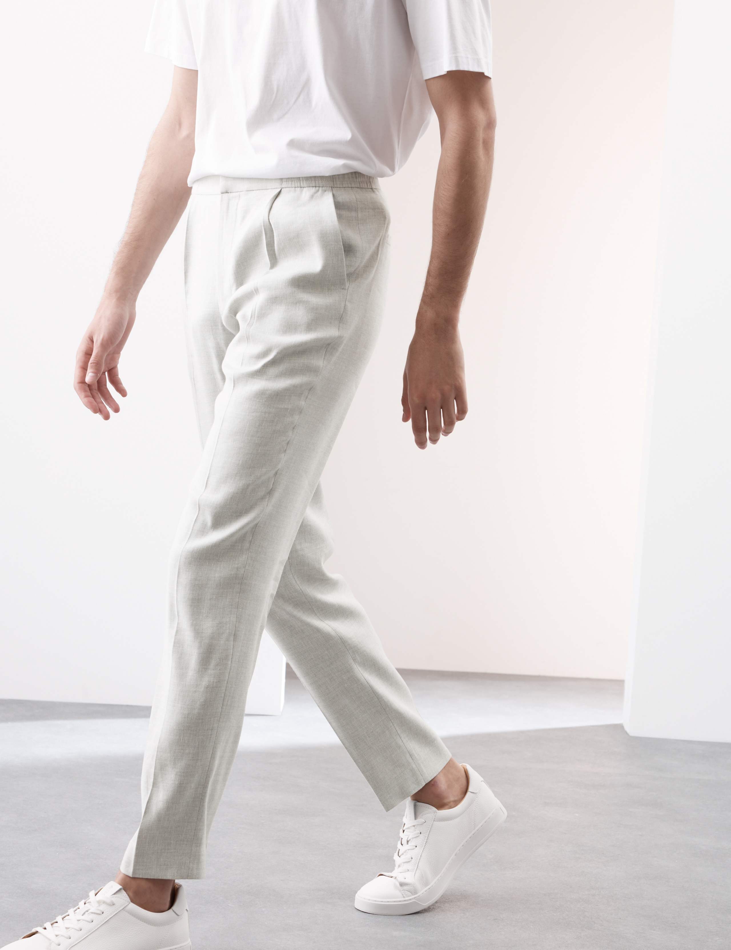 Tapered Fit Italian Linen Blend Elasticated Trousers 5 of 6