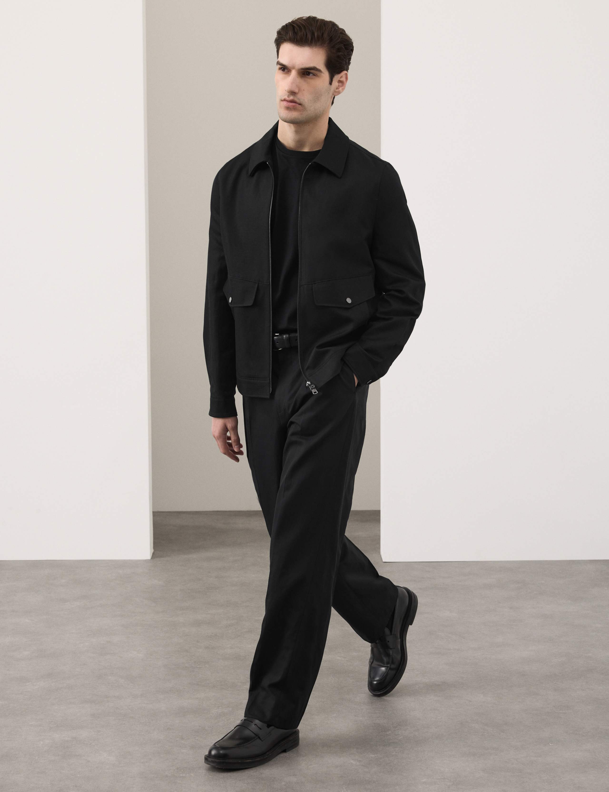 Relaxed Fit Lyocell Rich Pleat Front Trousers 3 of 7