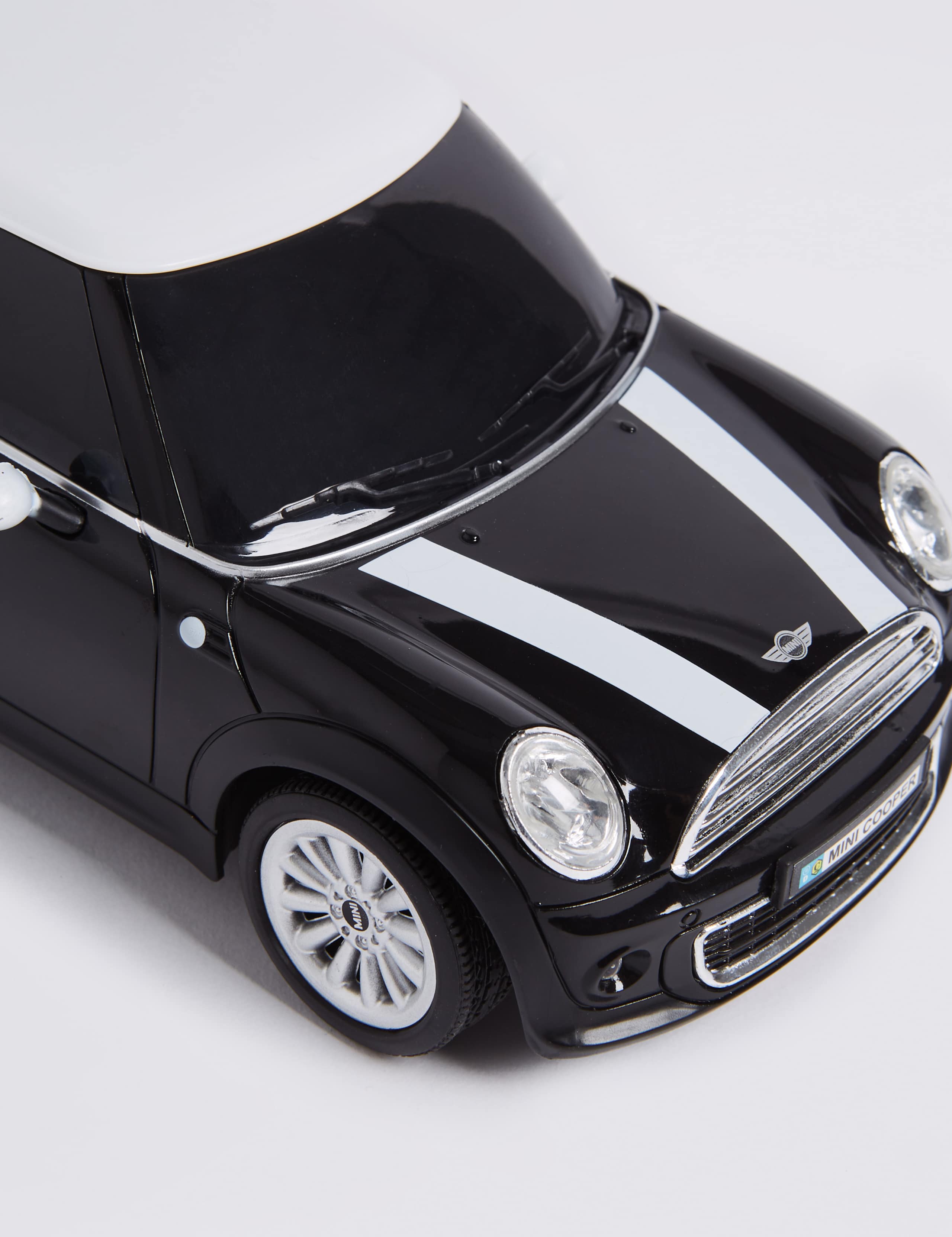 Mini Cooper Remote Control Car 1:18 5 of 6