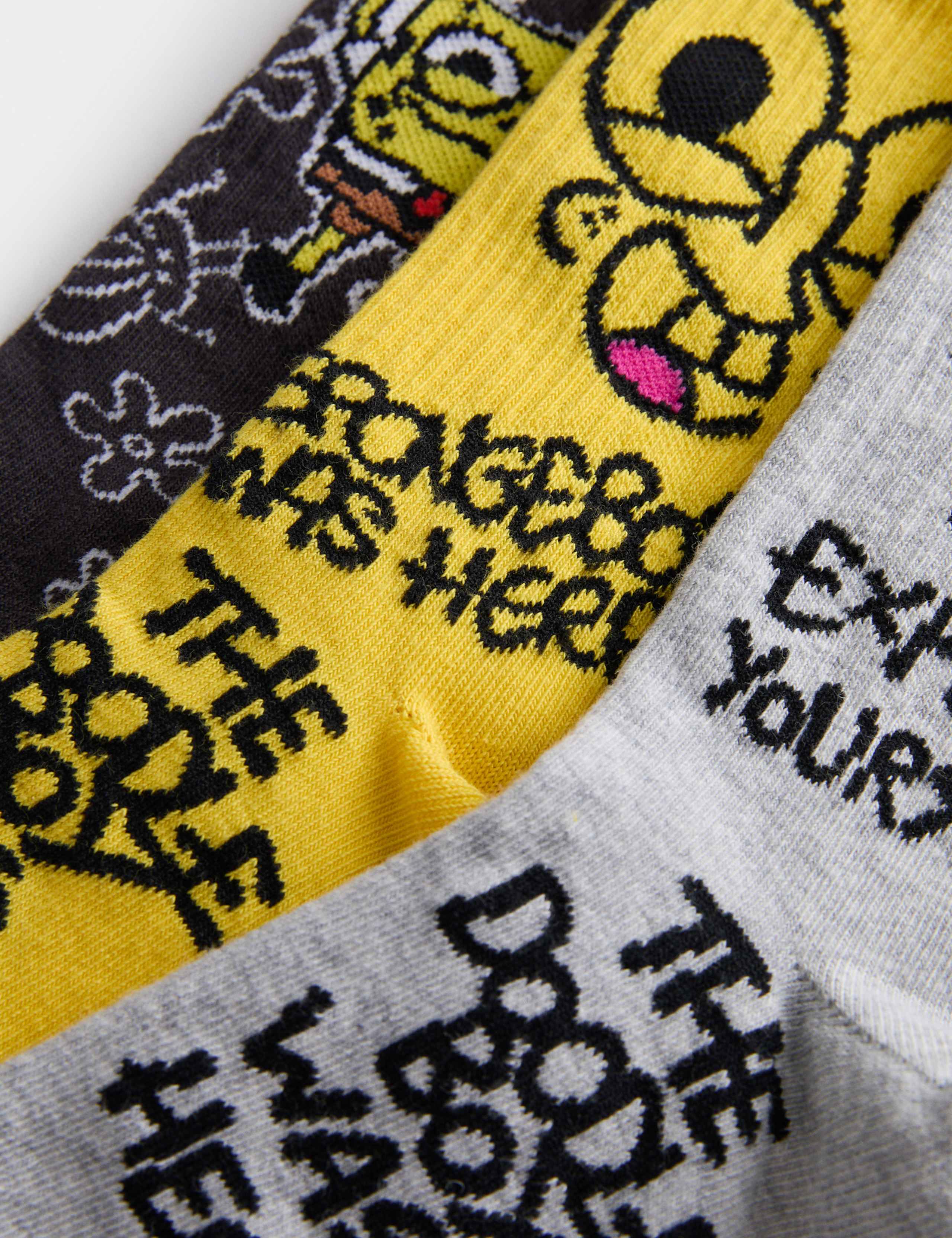 3pk Doodle Boy x Spongebob™ Sports Socks (6 Small - 7 Large) 2 of 2