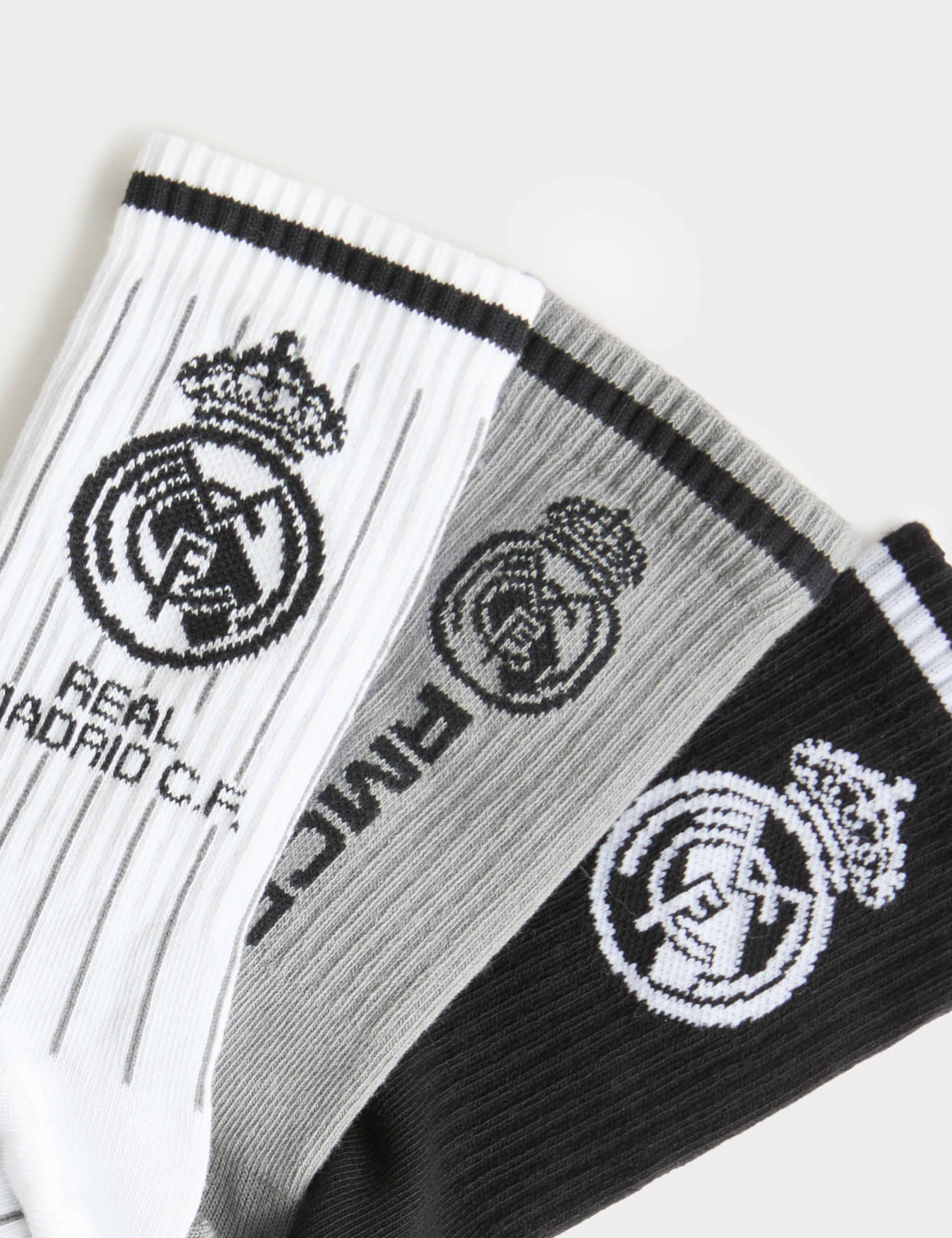 3pk Cotton Rich Real Madrid Socks (6 Small - 7 Large) 2 of 2