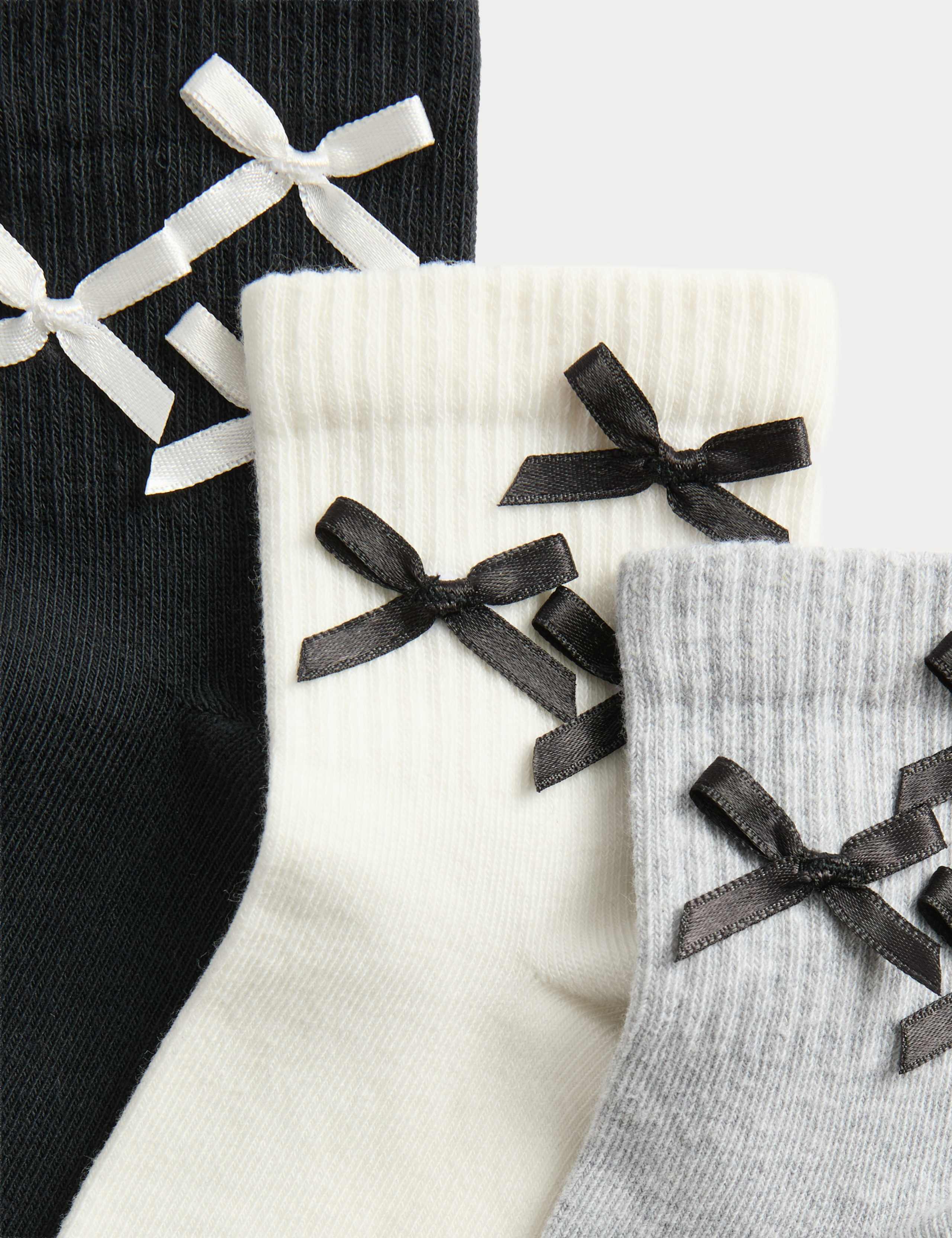 3pk Cotton Rich 3D Bows Socks (6 Small - 7 Large) 2 of 2