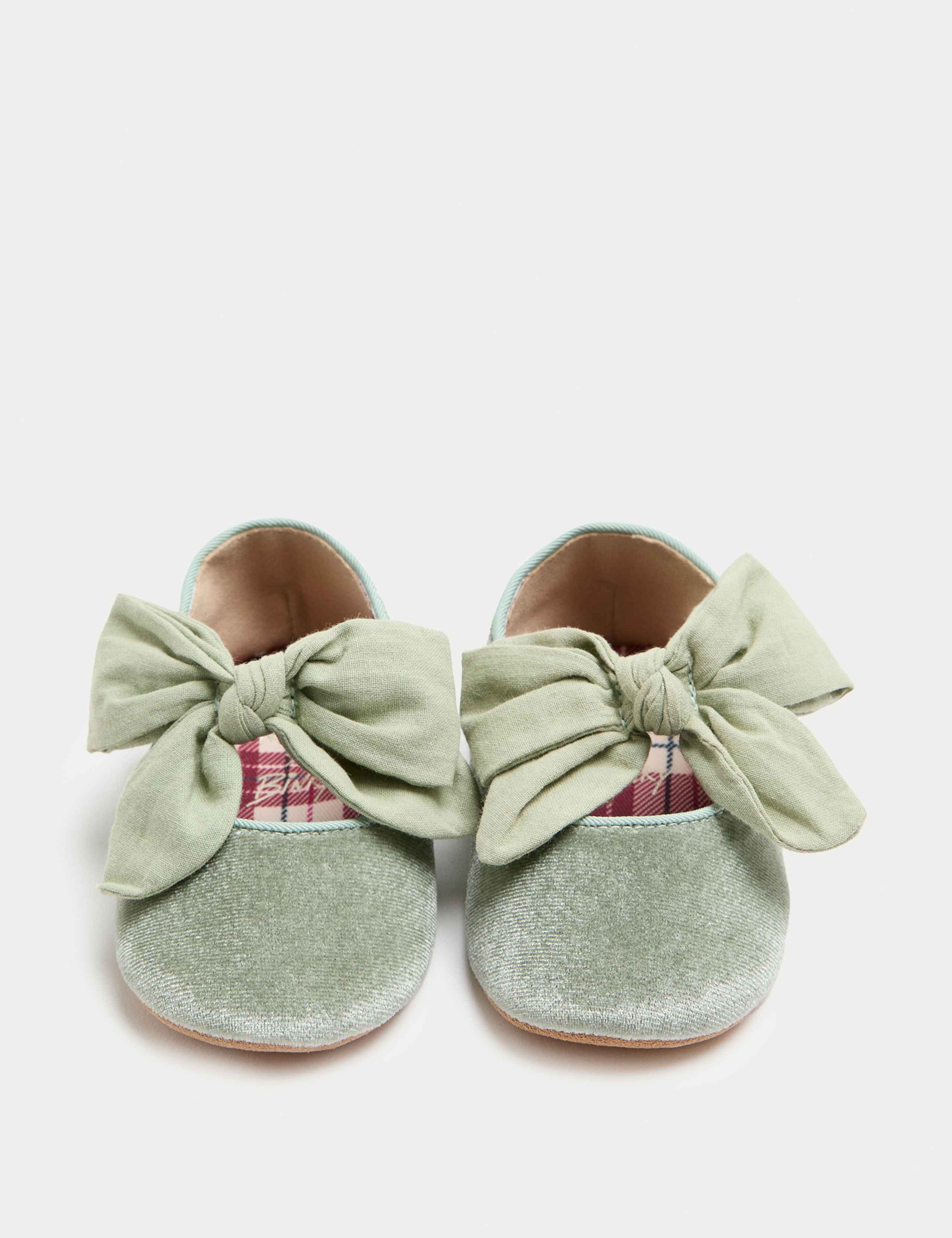 Baby Bow Ballet Pram Shoes (0-18 Mths) 1 of 4