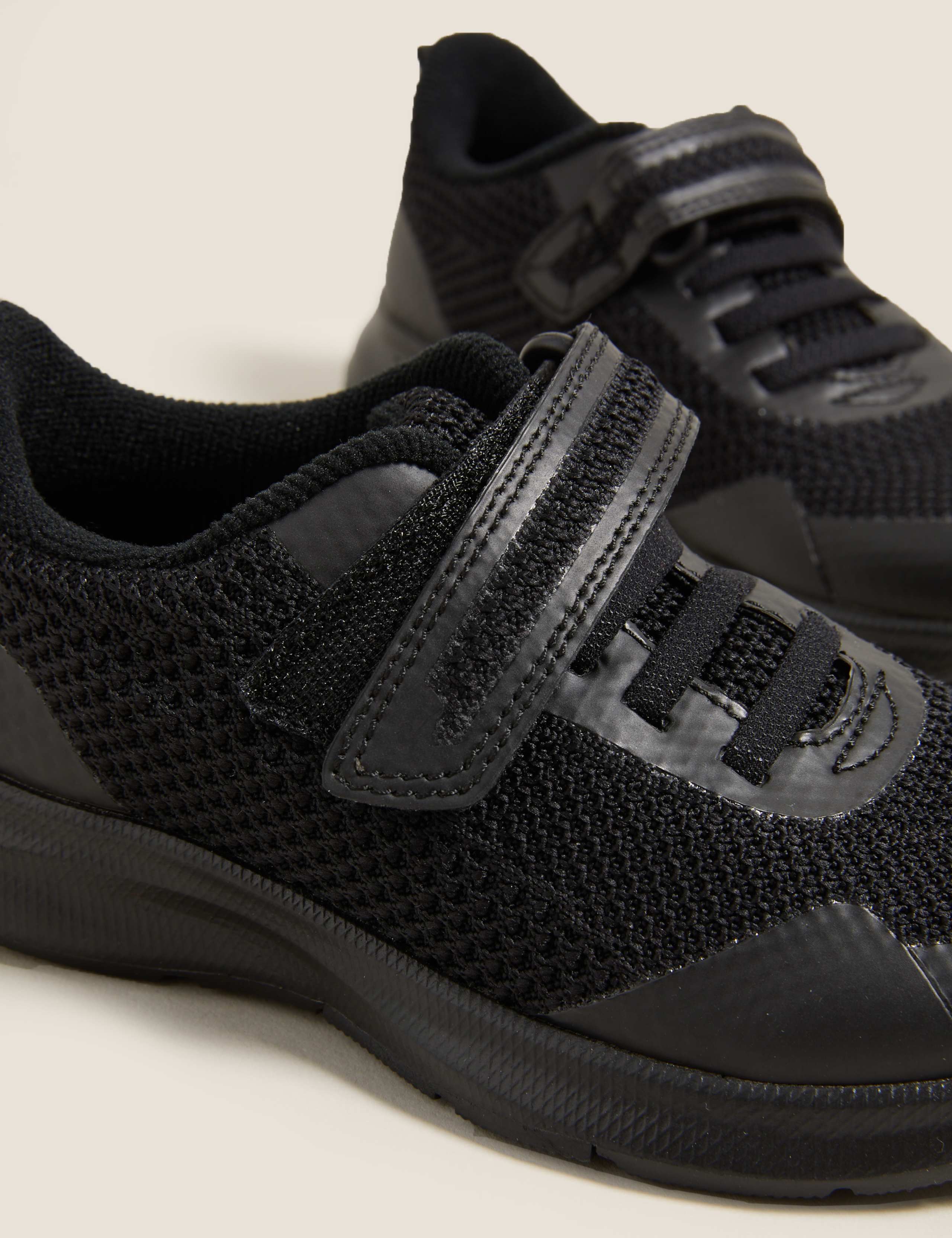 Kids' Freshfeet™ Riptape Trainers (3 Small - 3 Large) 3 of 6