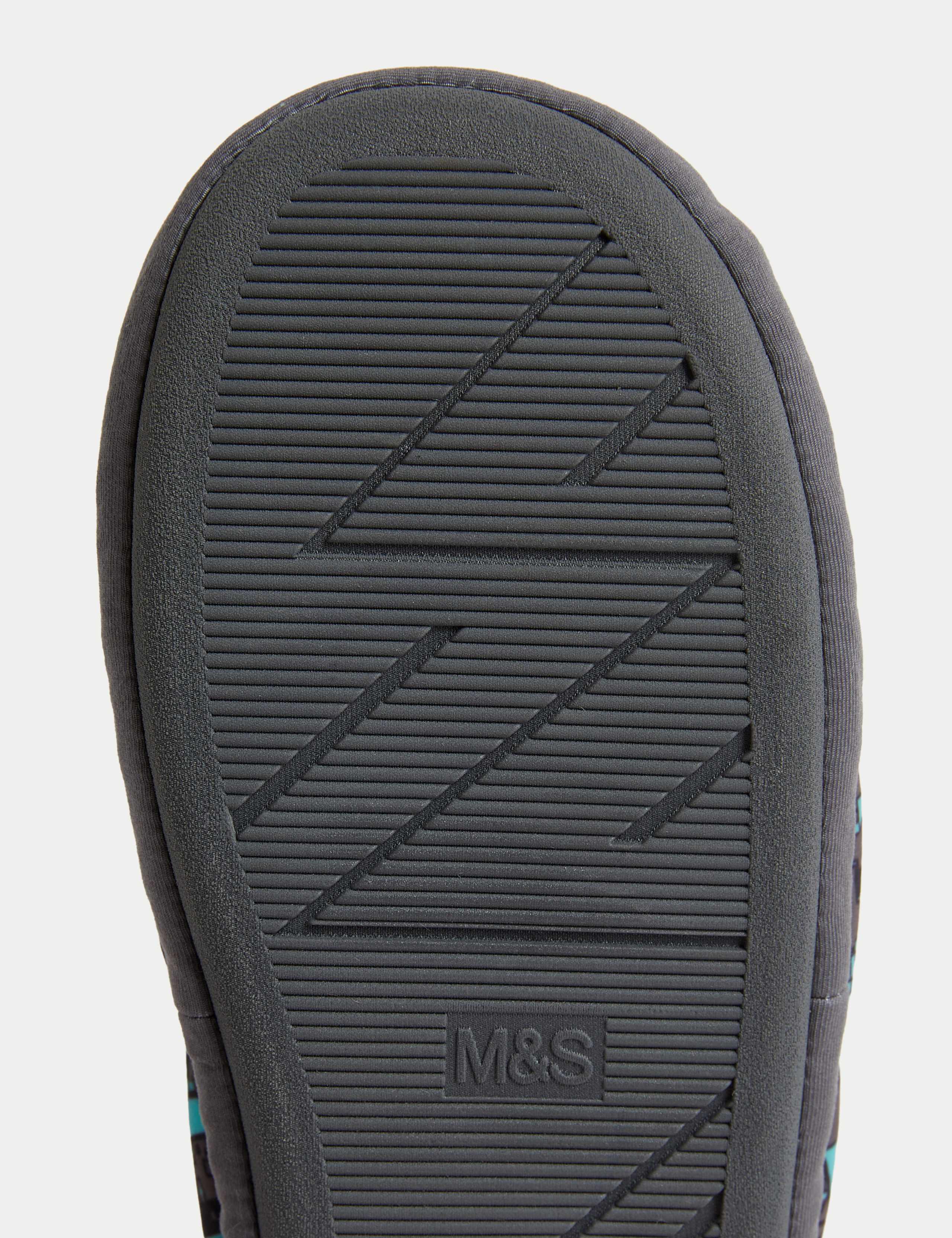 Kids' Minecraft™ Slippers (9 Small - 7 Large) 4 of 4