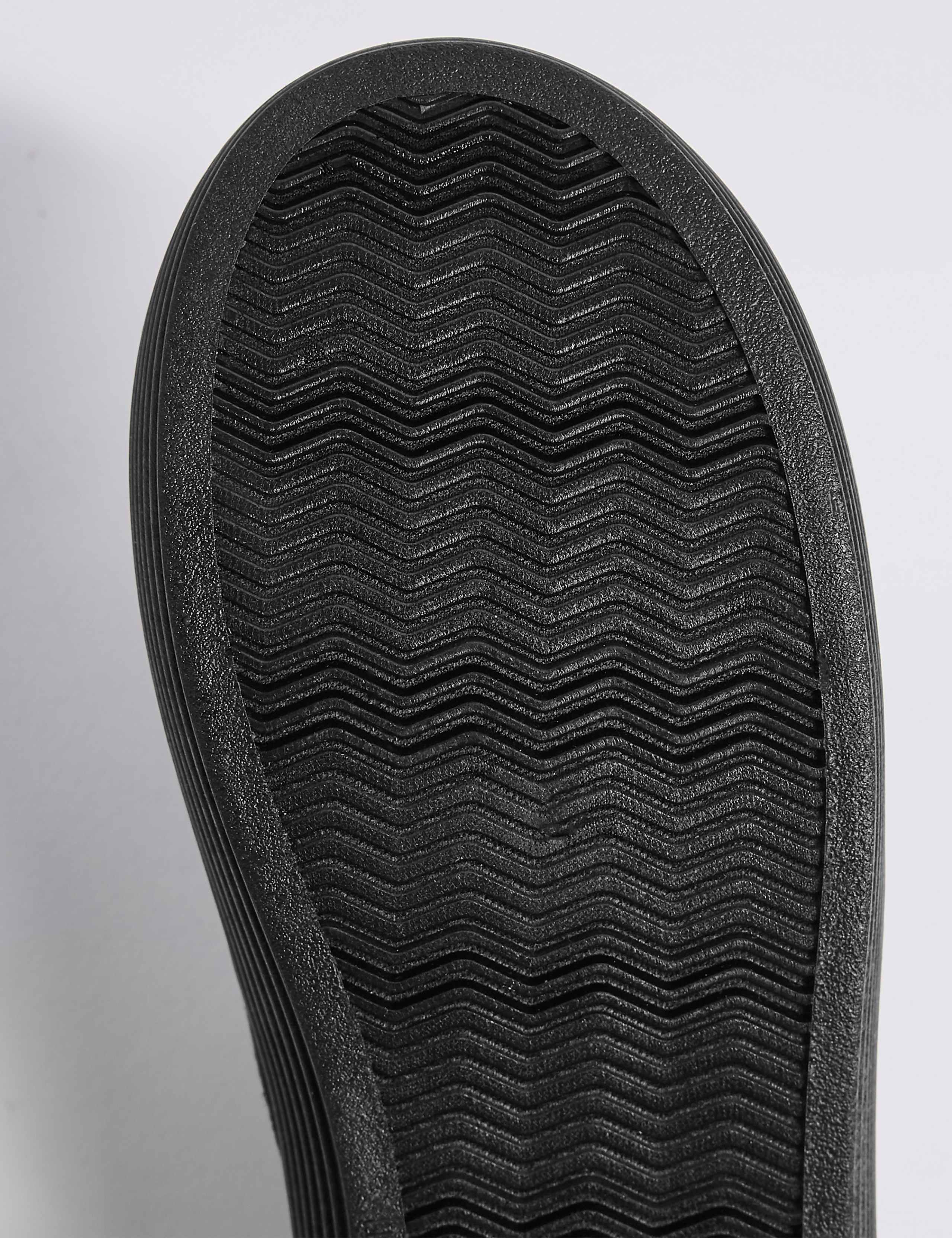 Kids' Riptape Plimsolls (7 Small - 4 Large) 5 of 5