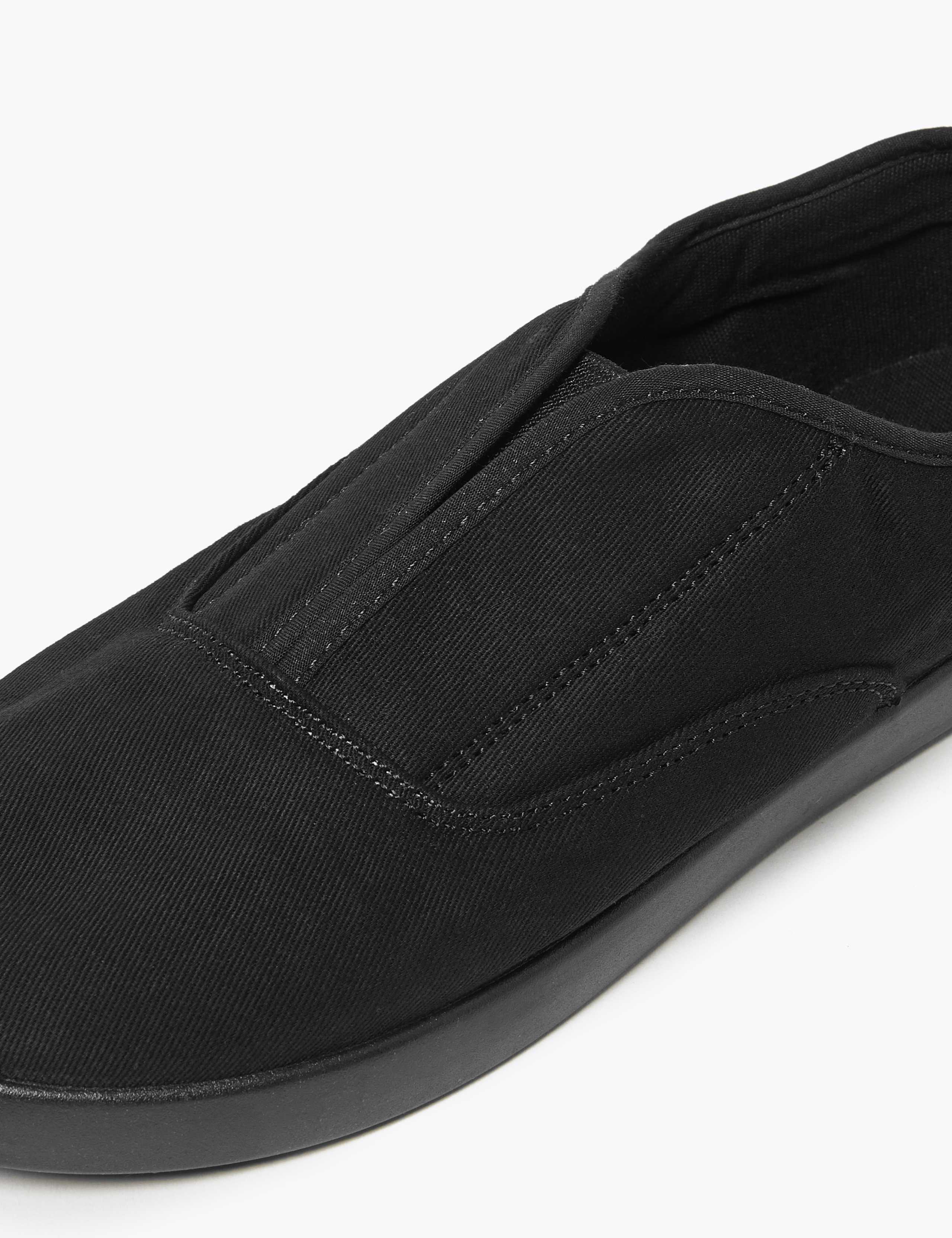 Kids' Slip-On Plimsolls (7 Small - 4 Large) 4 of 5