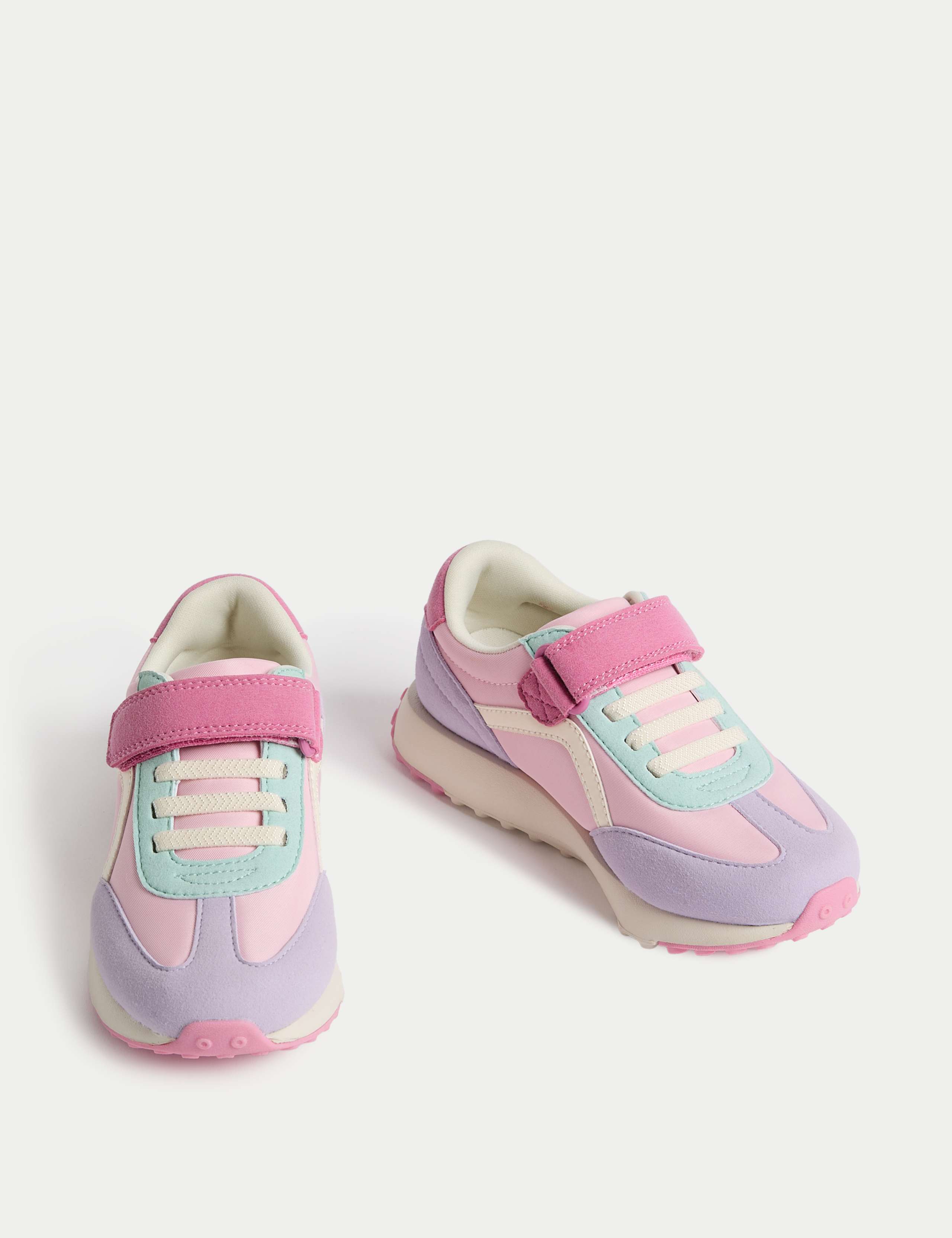 Kids' Freshfeet™ Riptape Trainers (4 Small - 2 Large) 2 of 4