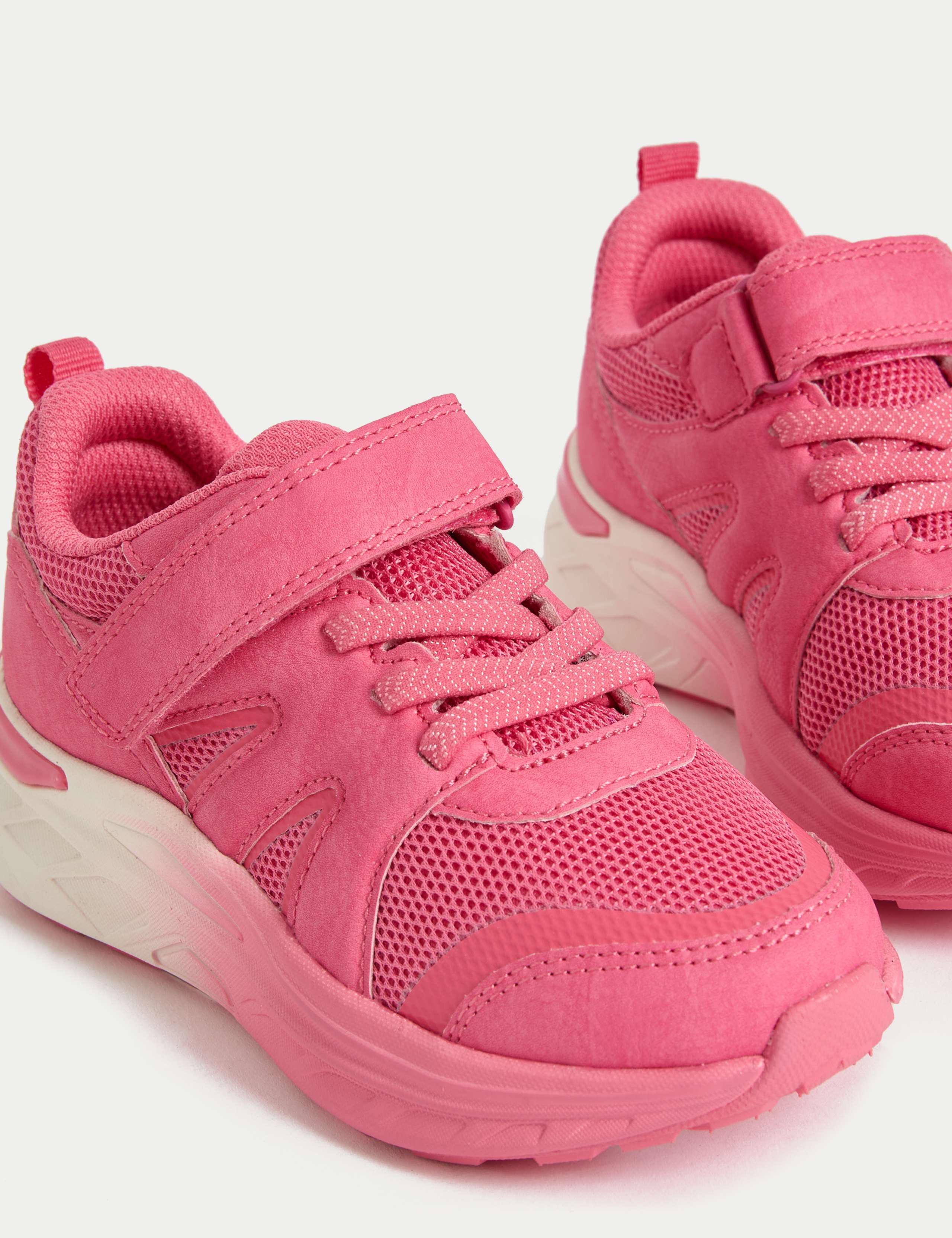 Kids' Freshfeet™ Riptape Trainers (4 Small - 2 Large) 3 of 4