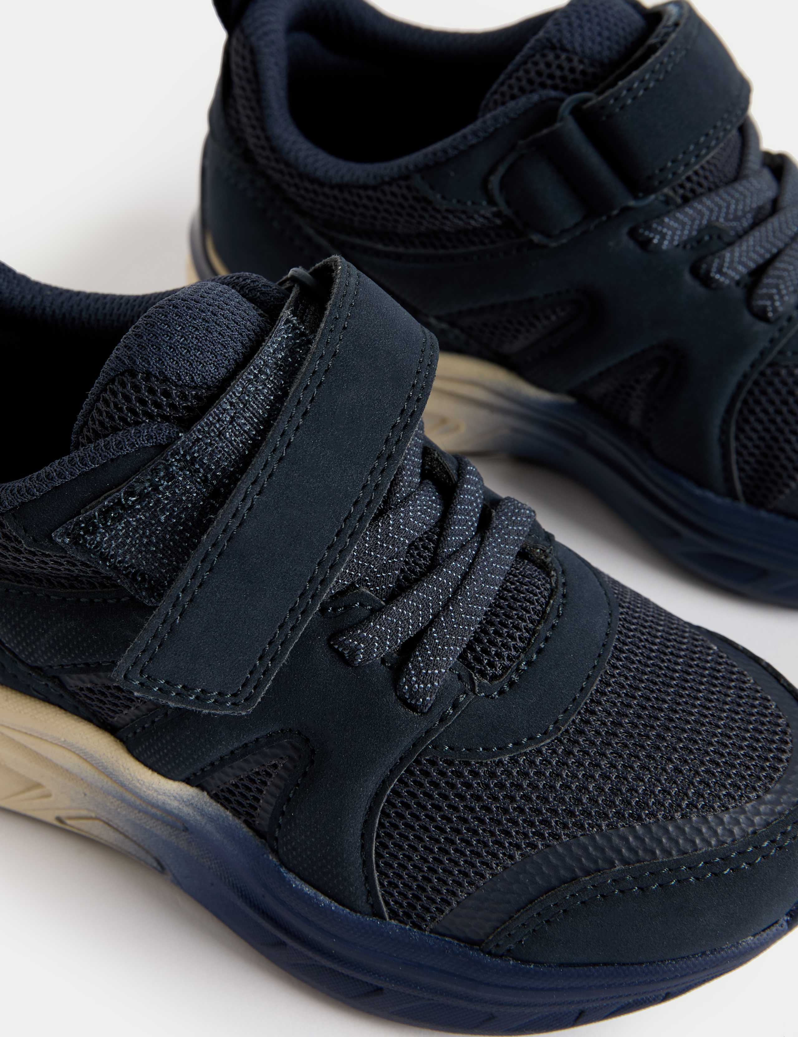 Kids' Freshfeet™ Riptape Trainers (4 Small - 2 Large) 3 of 4