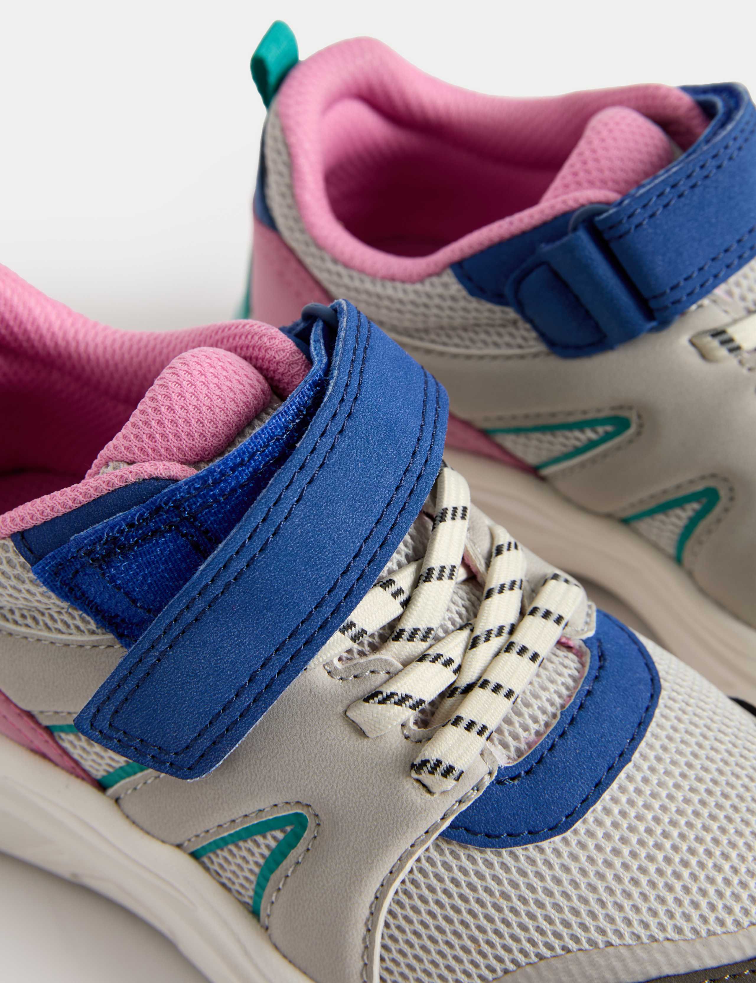 Kids' Freshfeet™ Riptape Trainers (4 Small - 2 Large) 3 of 4