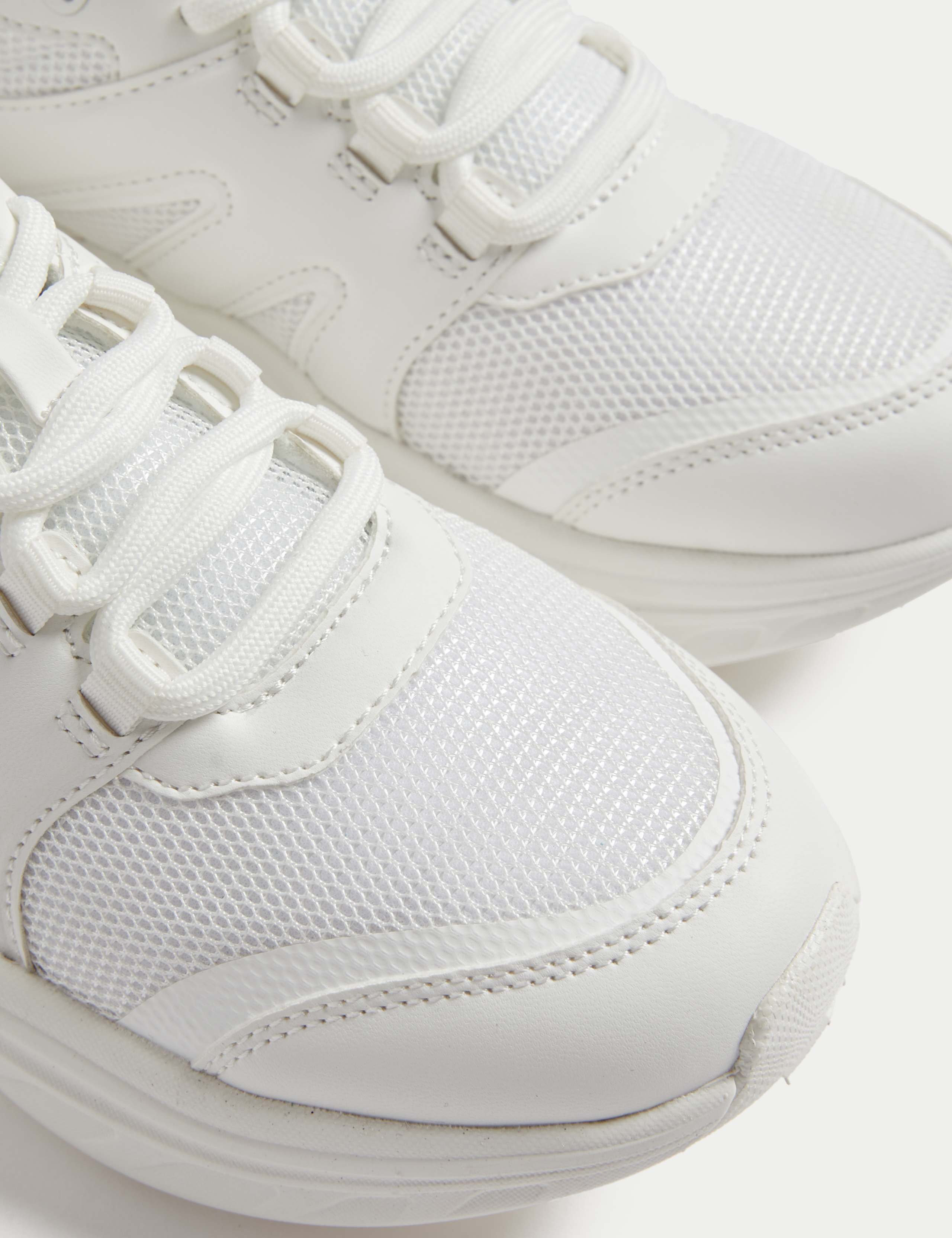 Kids' Freshfeet™ Trainers (1 Large - 7 Large) 3 of 4