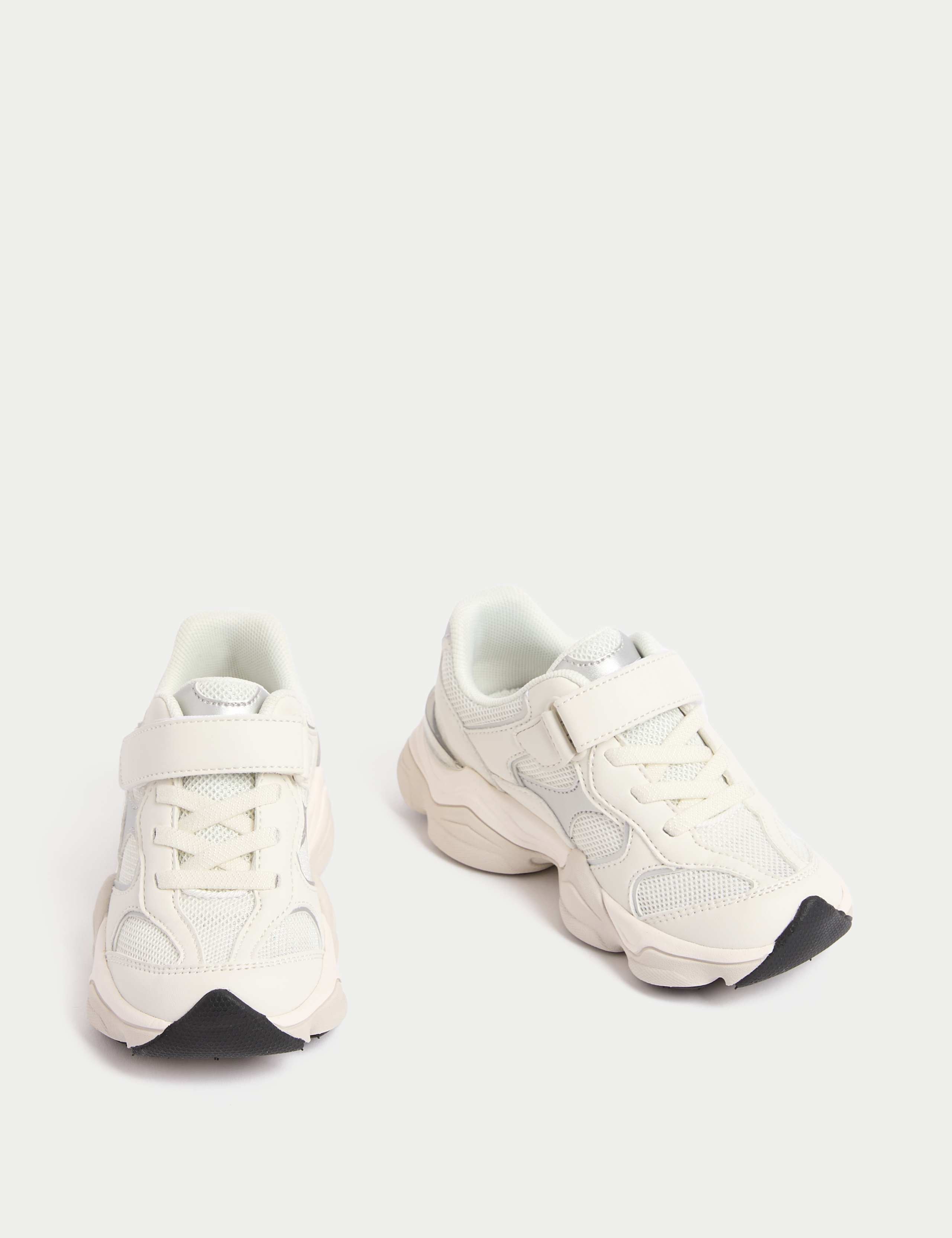 Kids' Chunky Freshfeet™ Riptape Trainers (4 Small - 3 Large) 2 of 4