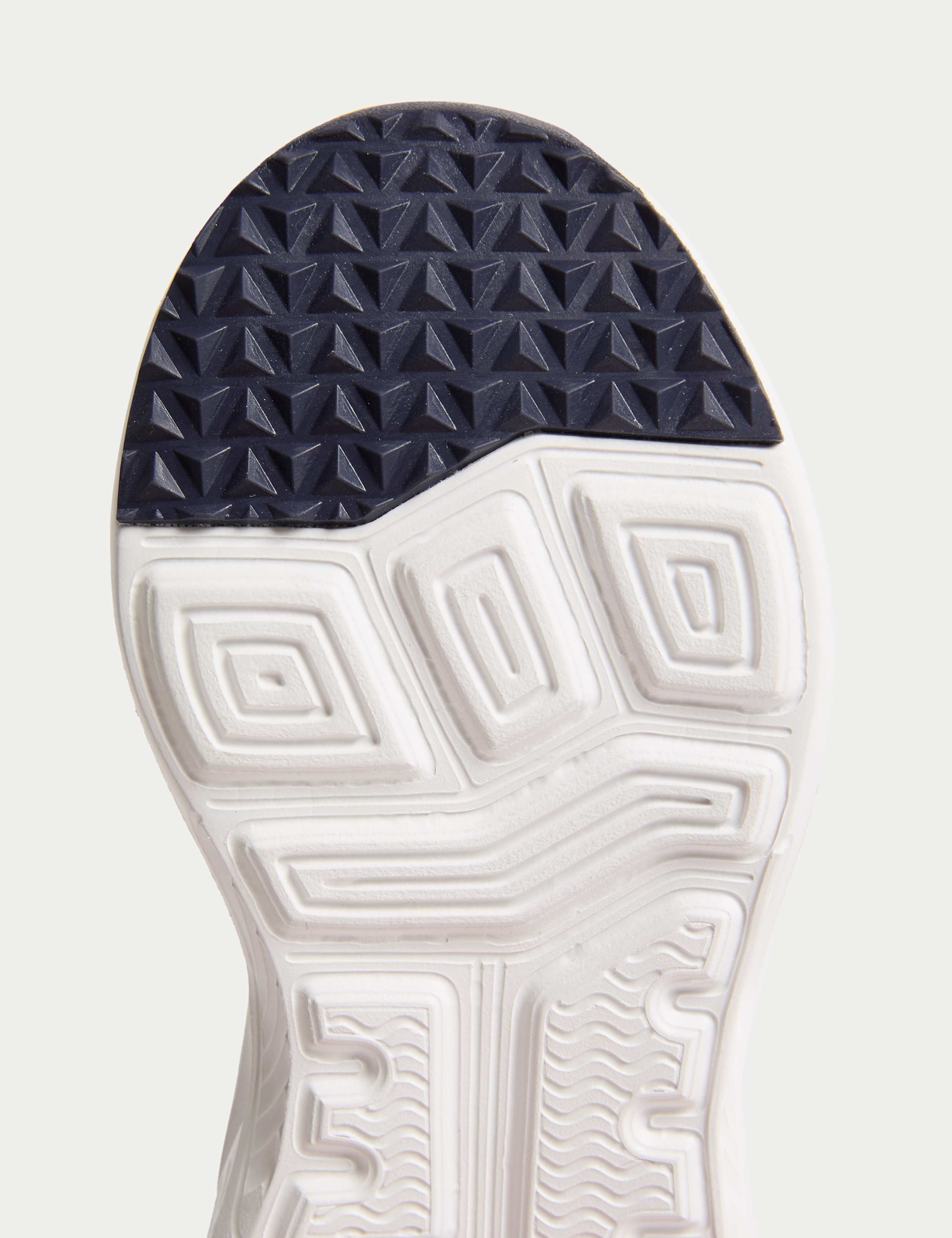 Kids' Freshfeet™ Trainers (4 Small - 2 Large) 4 of 4