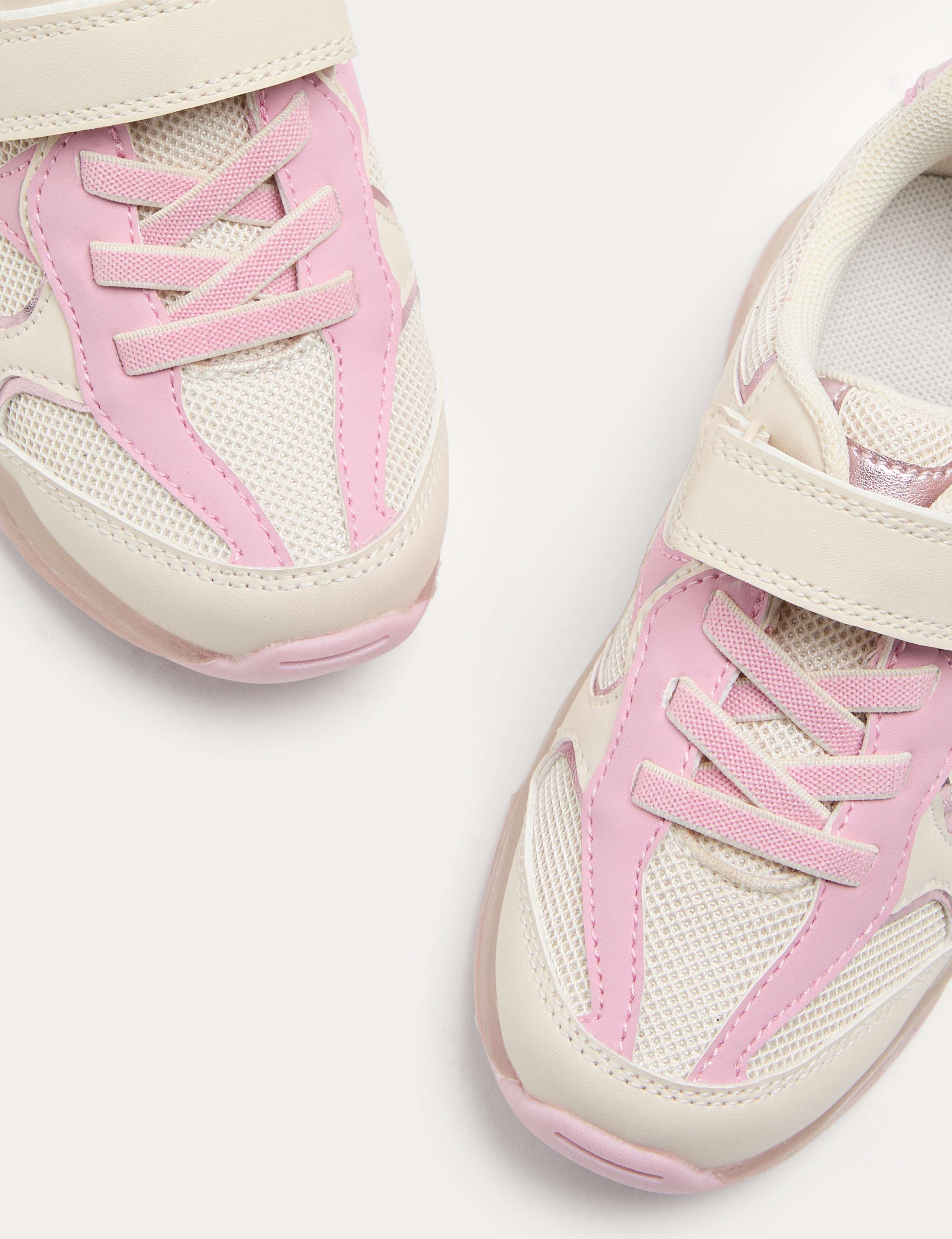 Chunky Light Up Trainers (4 Small - 2 Large) 3 of 3