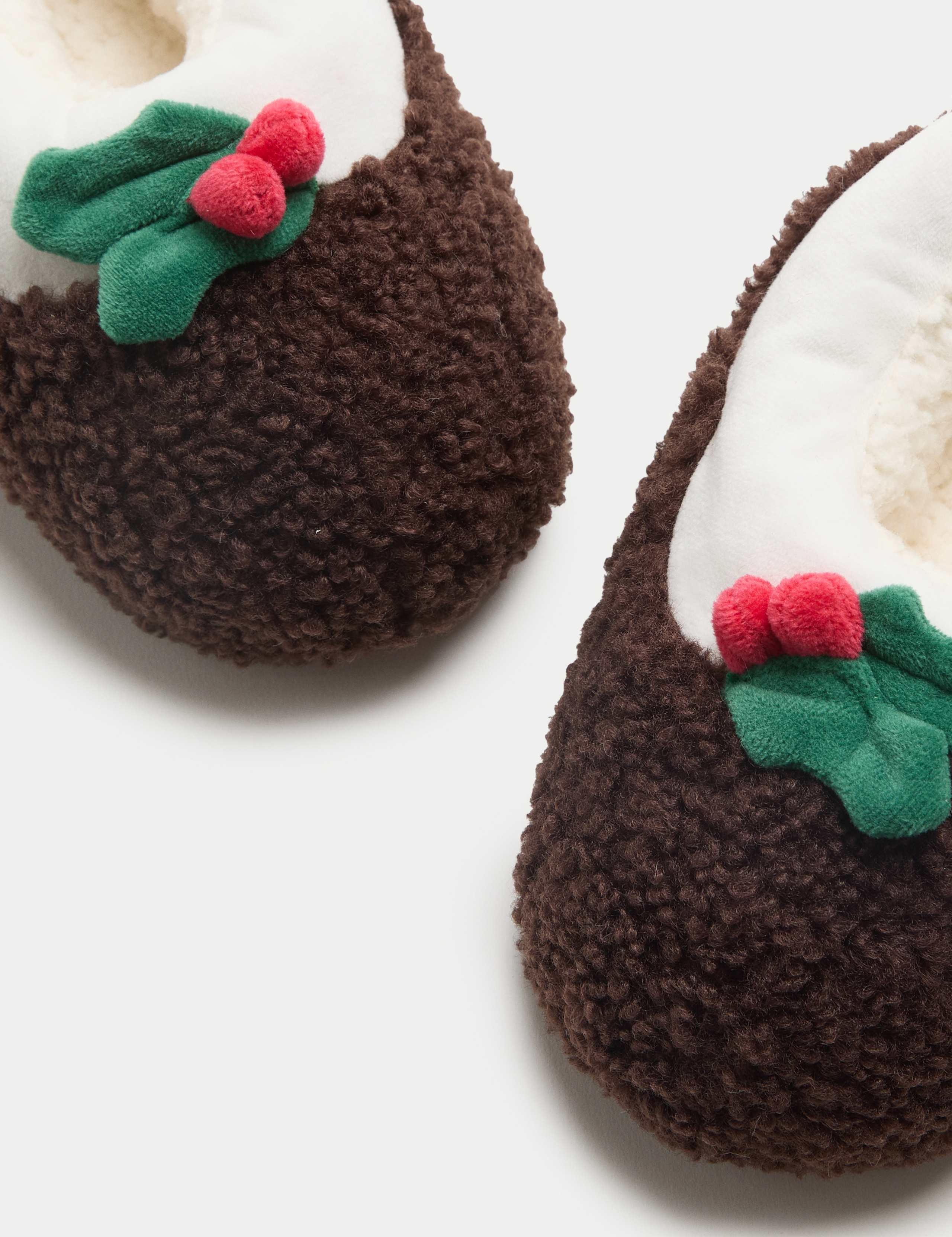 Kids' Christmas Pudding Faux Fur Slippers (9 Small - 7 Large) 3 of 3