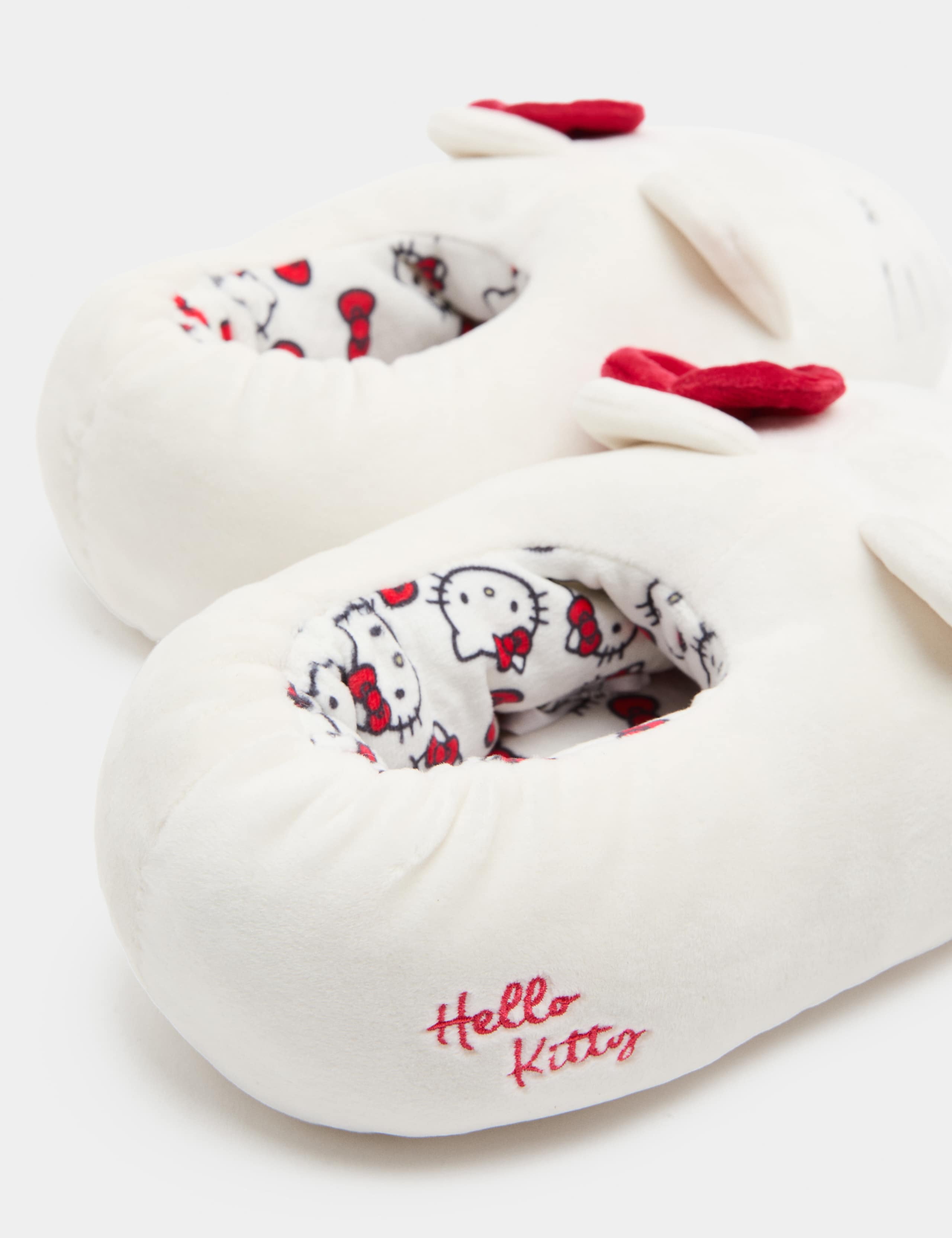 Kids Hello Kitty™ Slip On Slippers 4 of 4