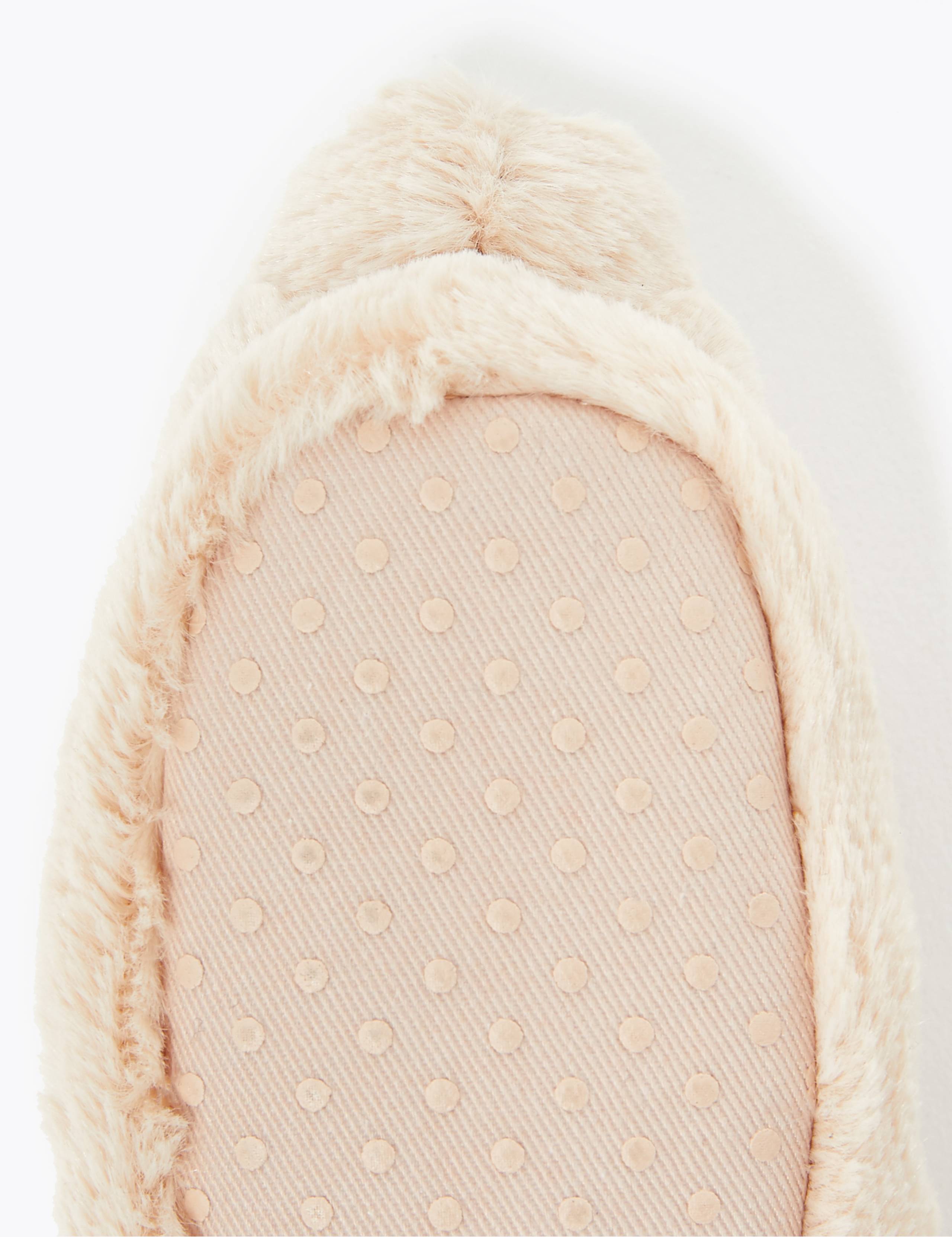 Baby Winnie the Pooh & Friends™ Slippers (0-18 Mths) 3 of 4