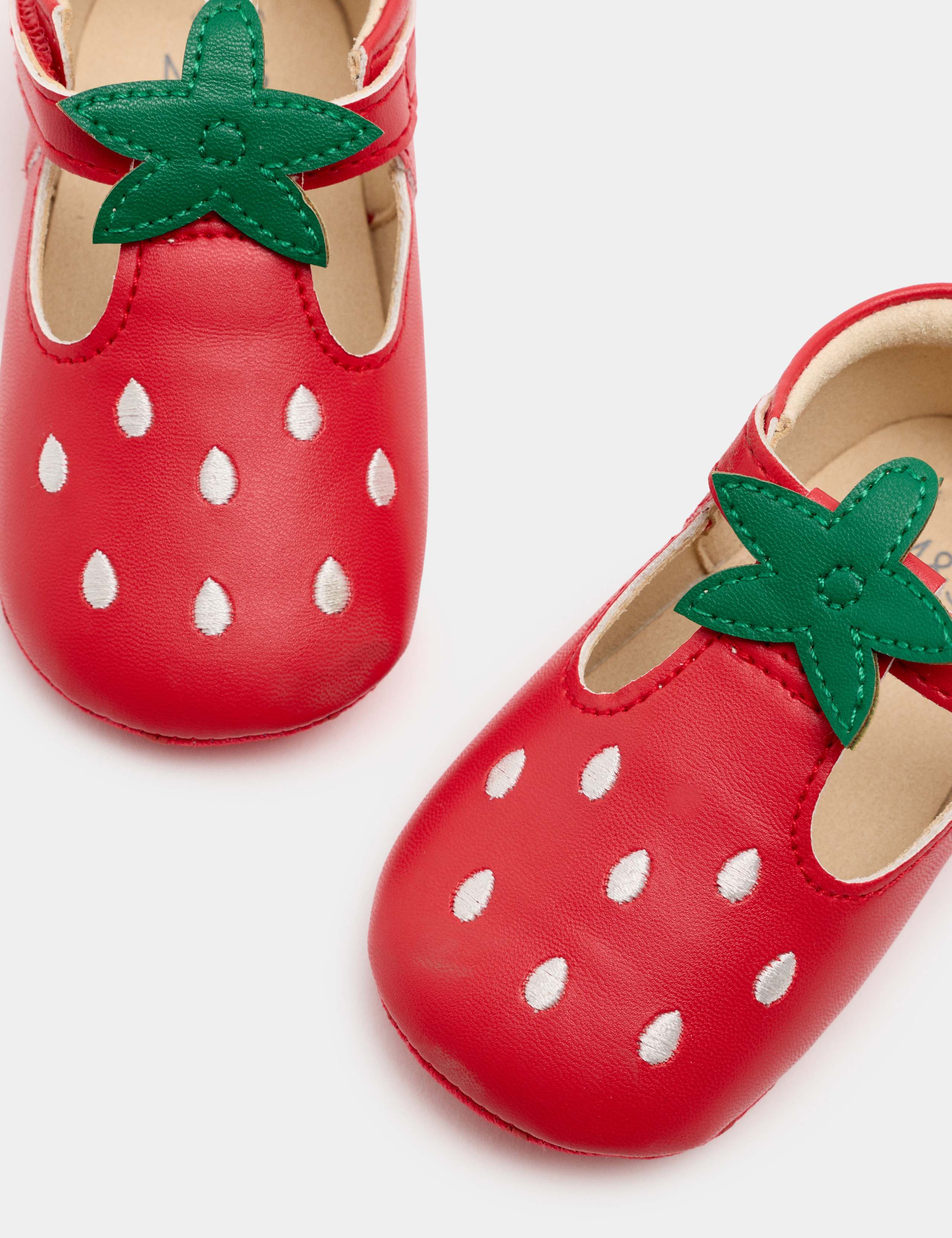 Baby Strawberry Pram Shoe (0-18 Mths) 3 of 4