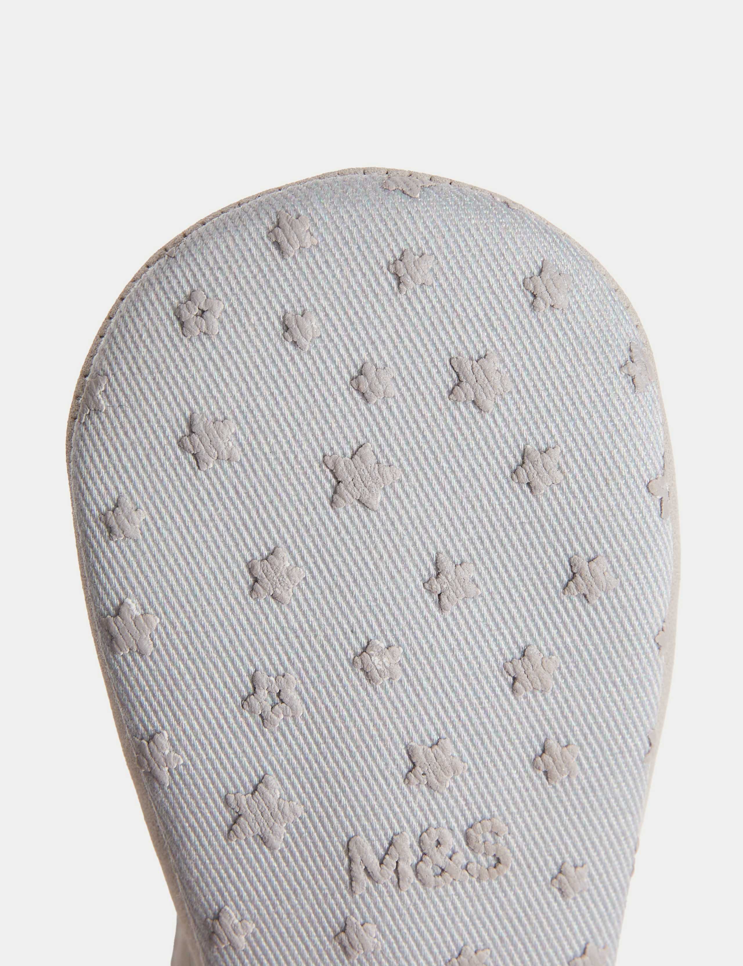 Baby Novelty Bunny Pram Shoe (0-18 Mths) 4 of 4
