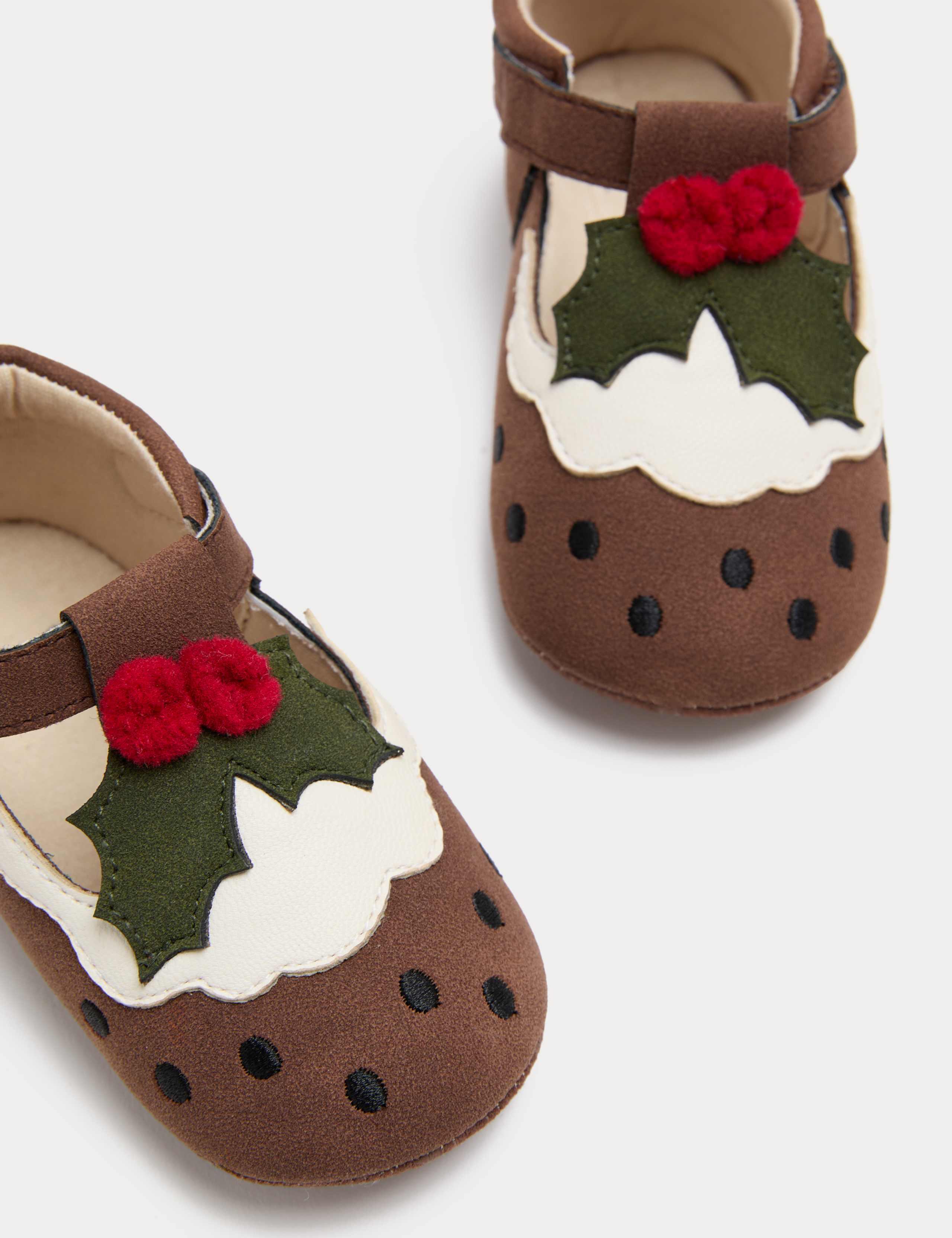 Baby Christmas Pudding Pram Shoes (0-18 Months) 1 of 3