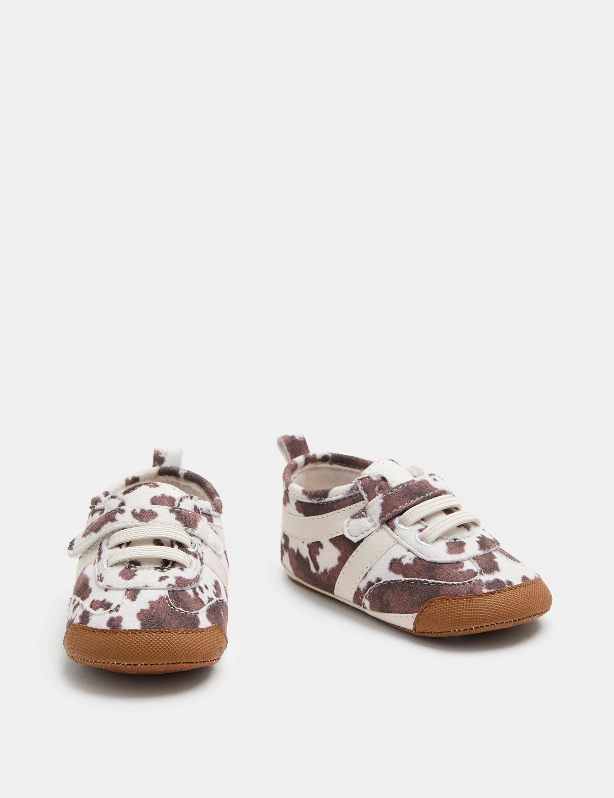 Baby Cow Print Riptape Pram Trainers (0-18 Mths) 2 of 3