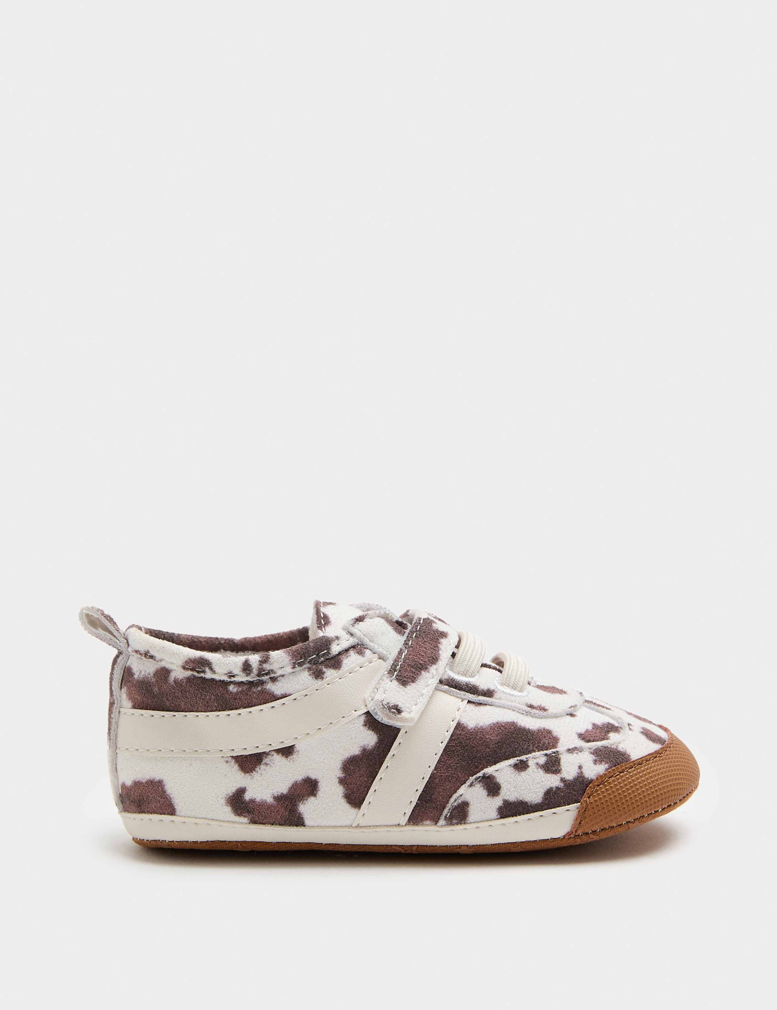 Baby Cow Print Riptape Pram Trainers (0-18 Mths) 1 of 3
